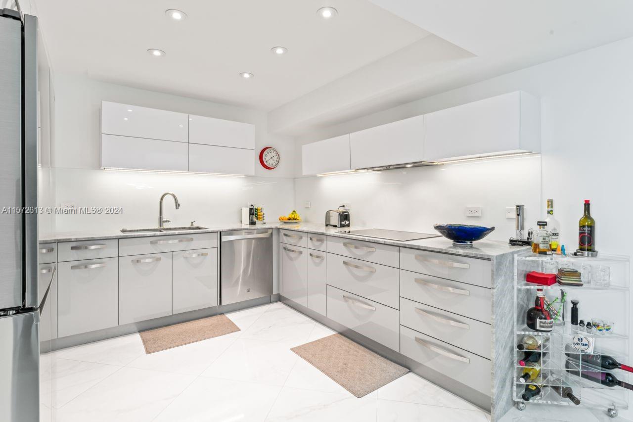 9 Island Ave # 1402