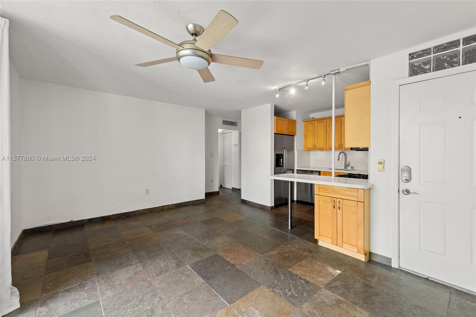 921 Jefferson Ave # 2A