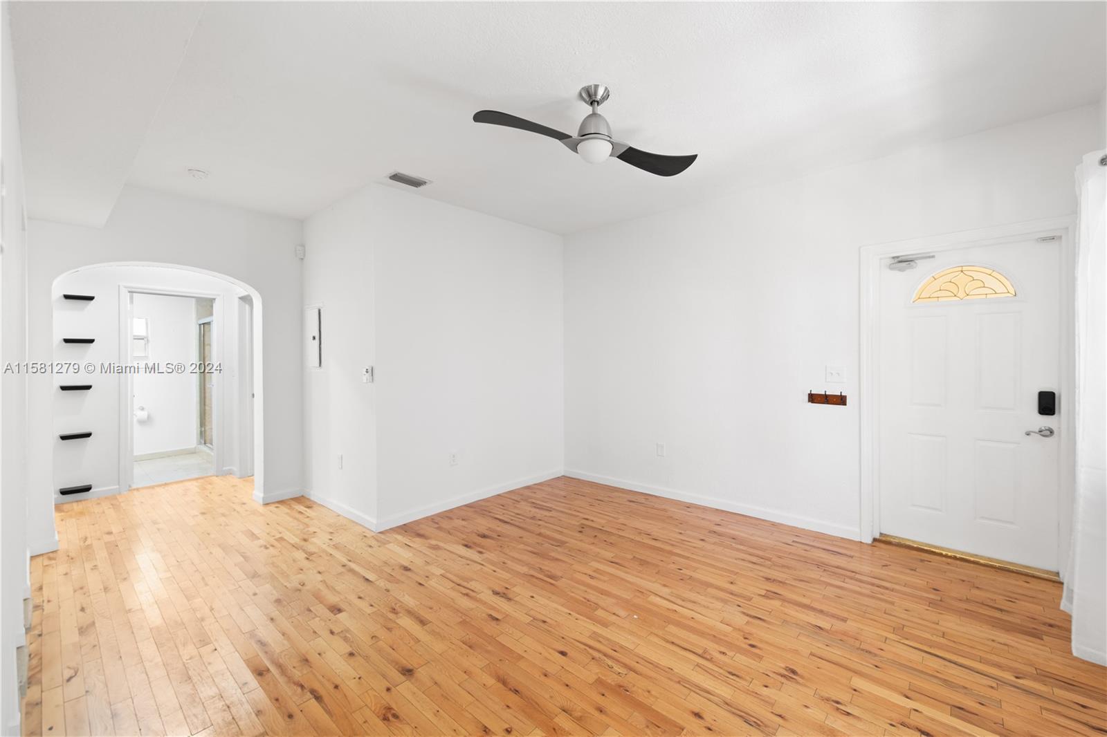 824 Jefferson Ave # 1