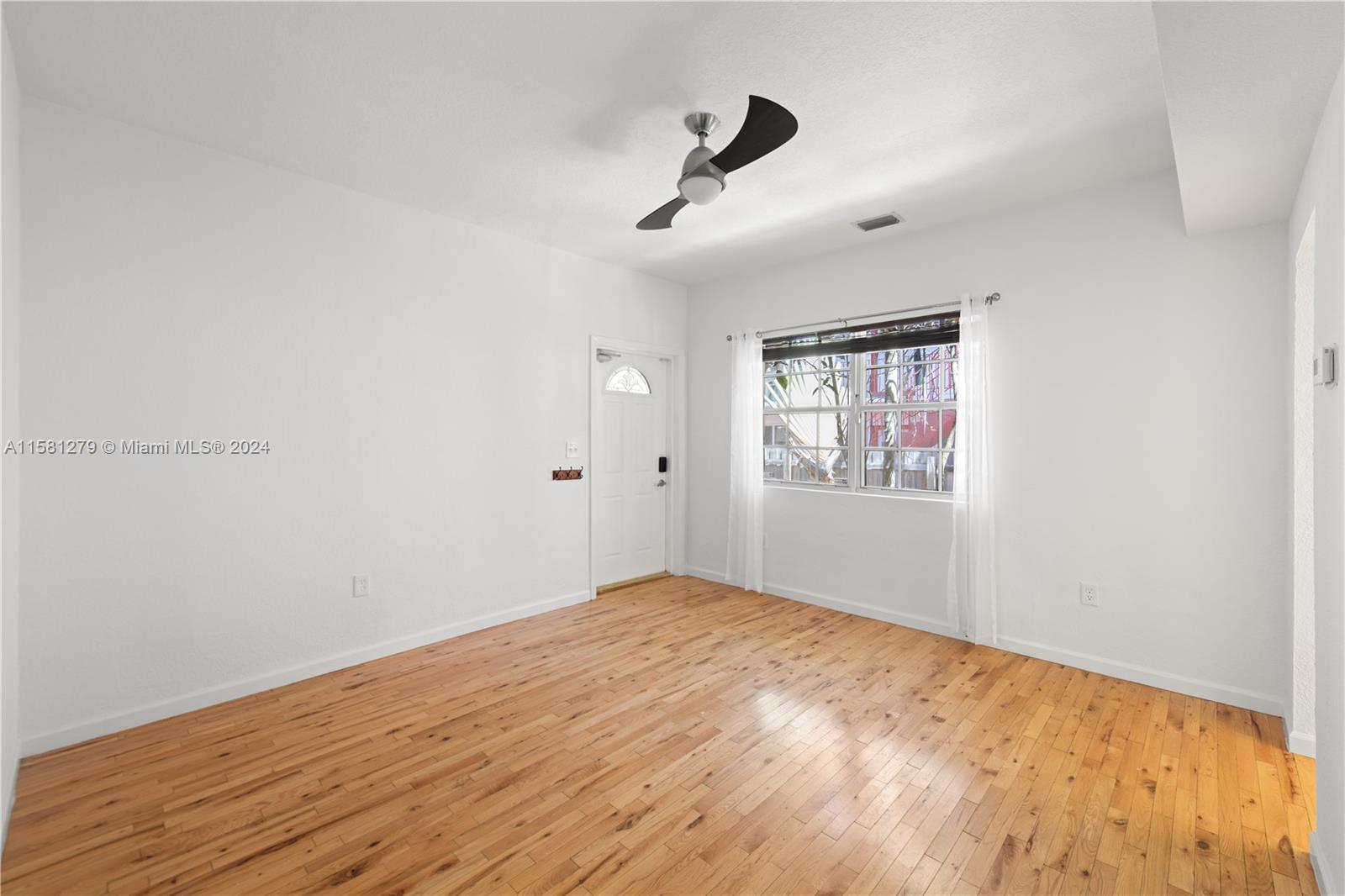 824 Jefferson Ave # 1