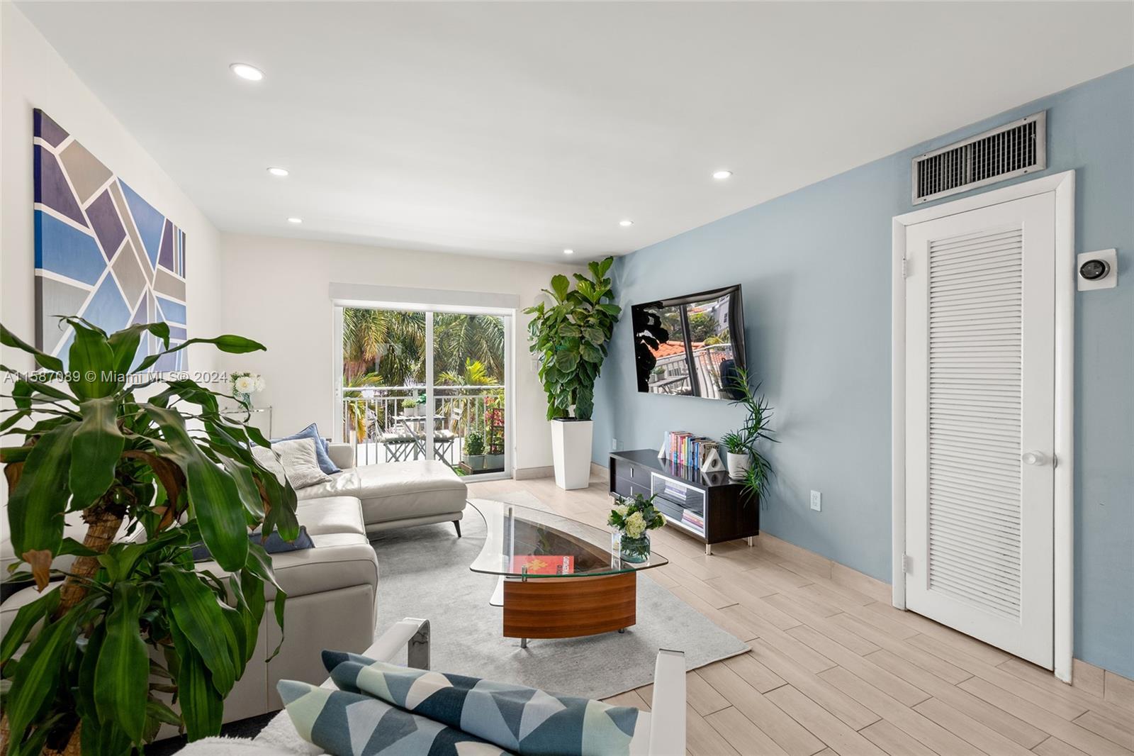 1519 Drexel Ave # 402