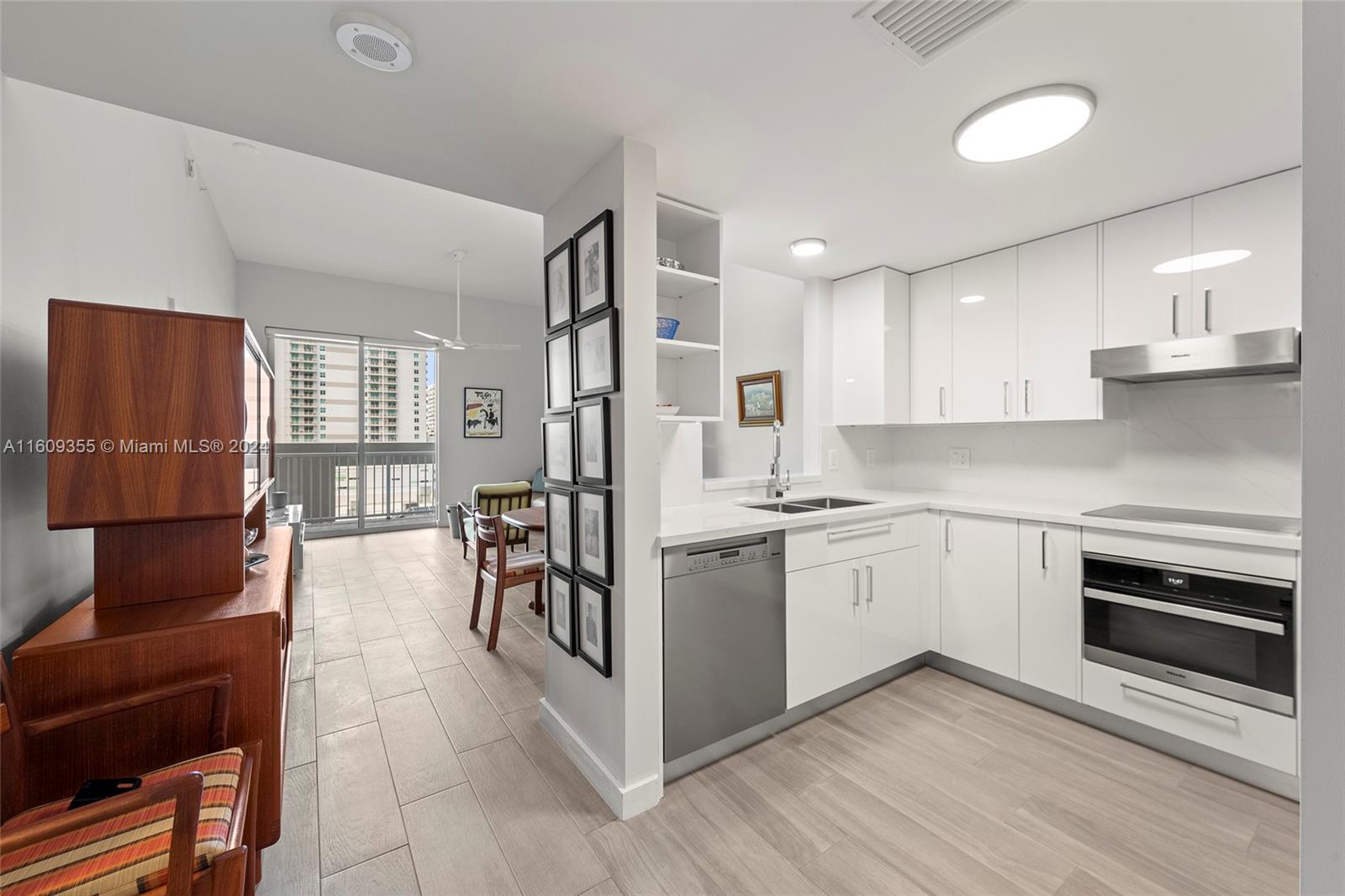 1250 S Miami Ave Unit: 807