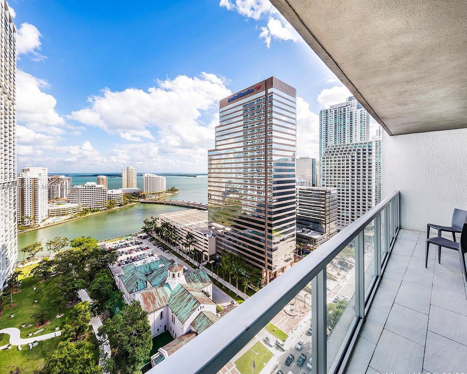 500 Brickell Ave # 2600