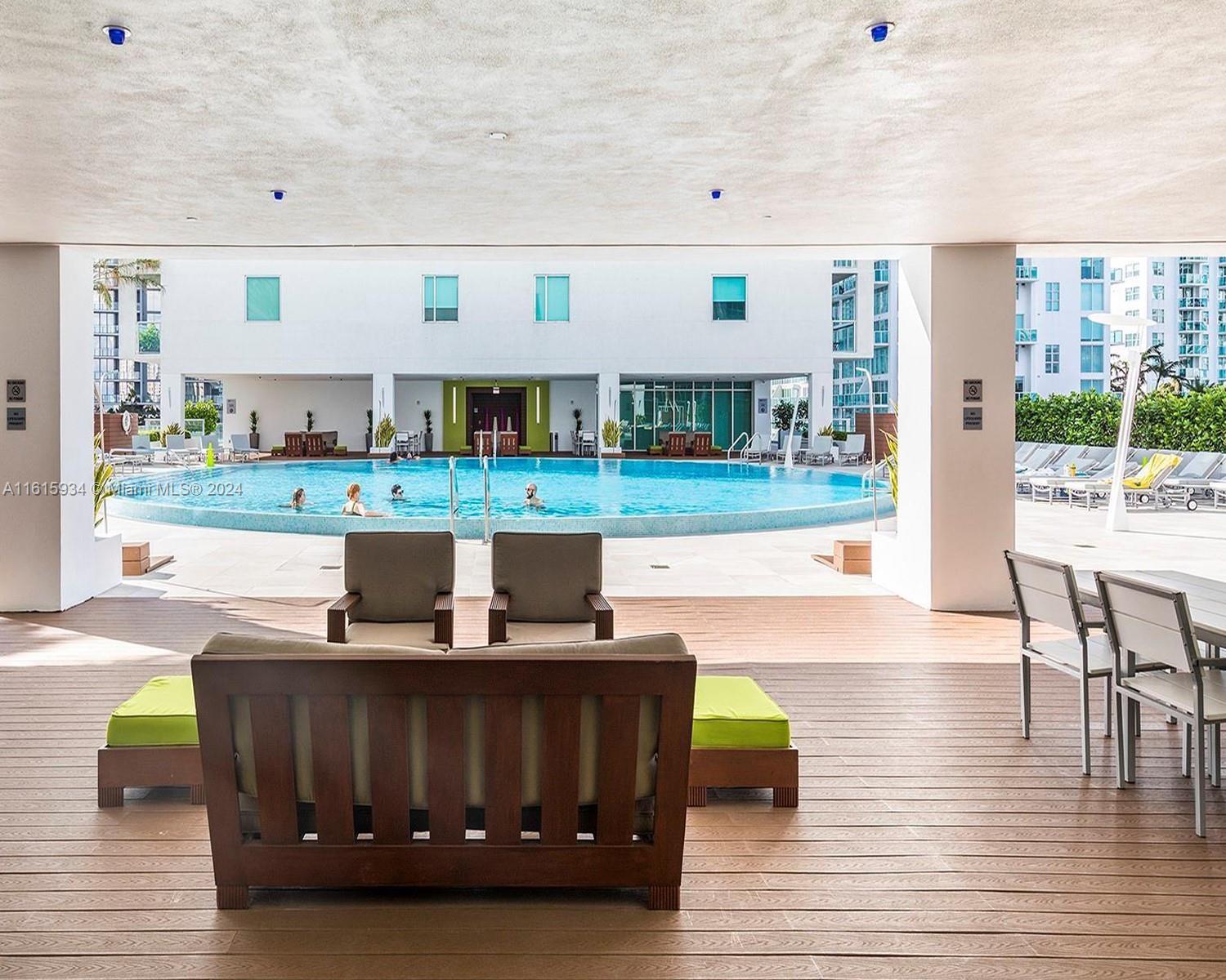 500 Brickell Ave # 2600