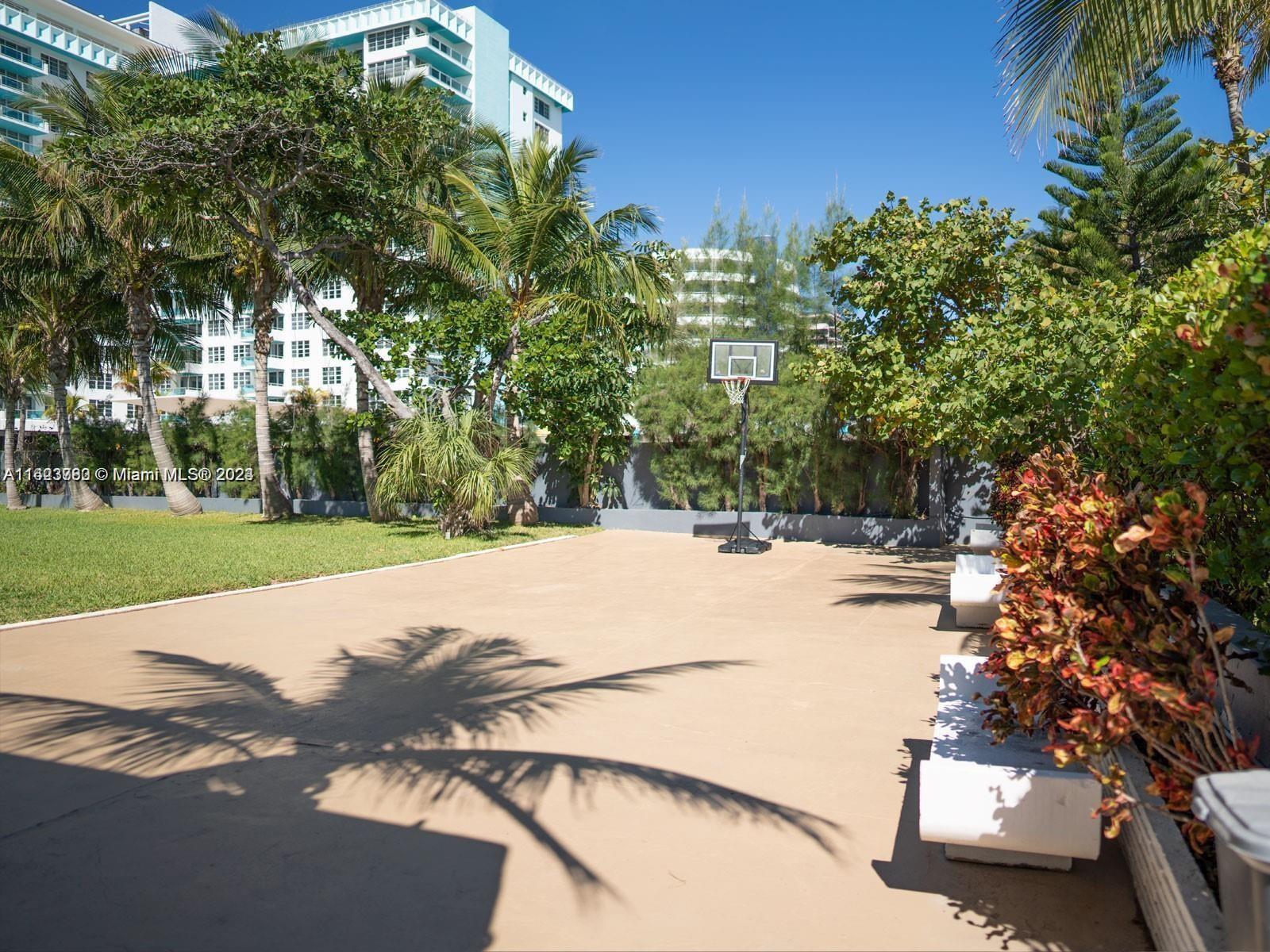 5055 Collins Ave # 8A