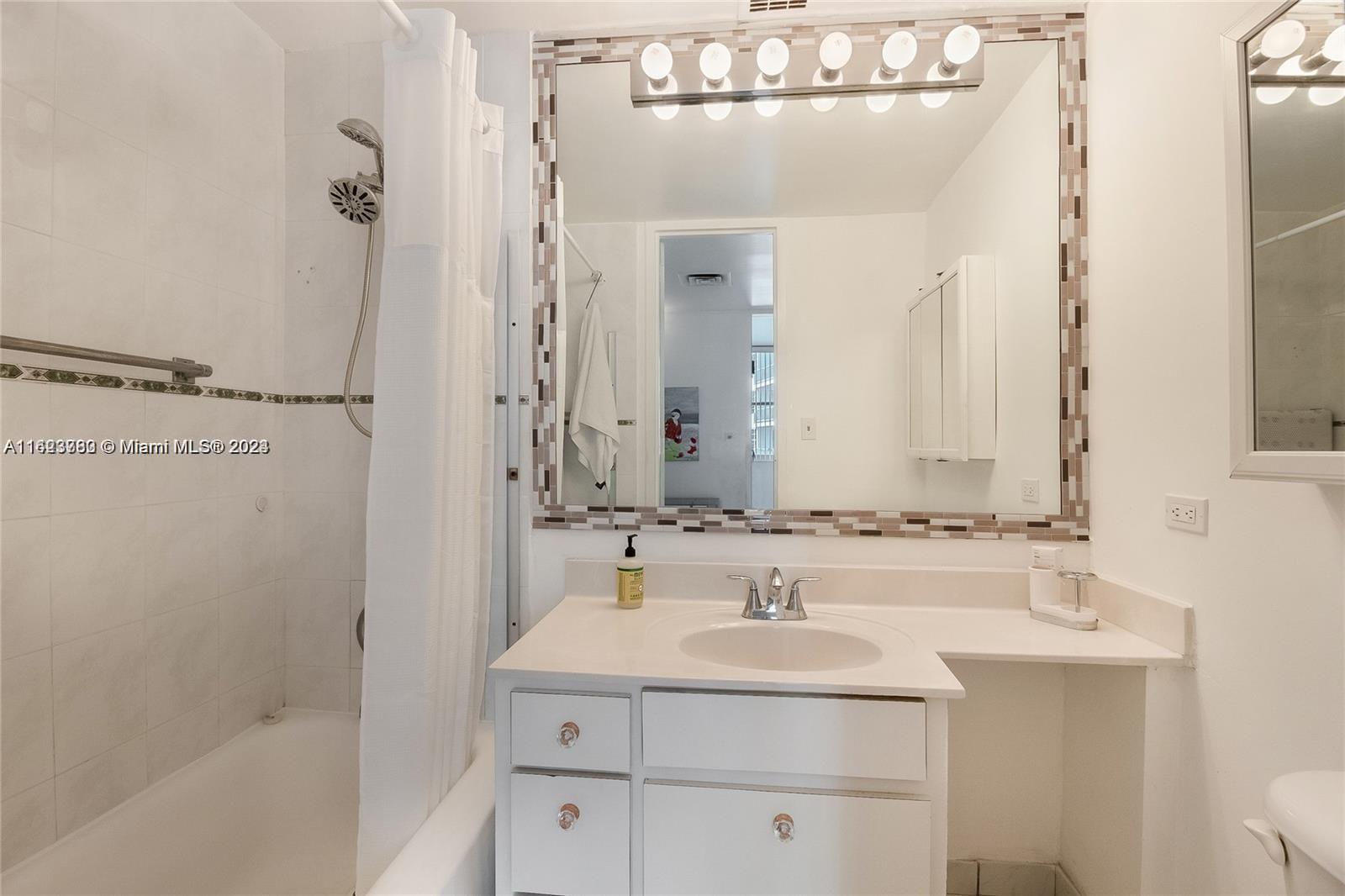 5055 Collins Ave # 8A
