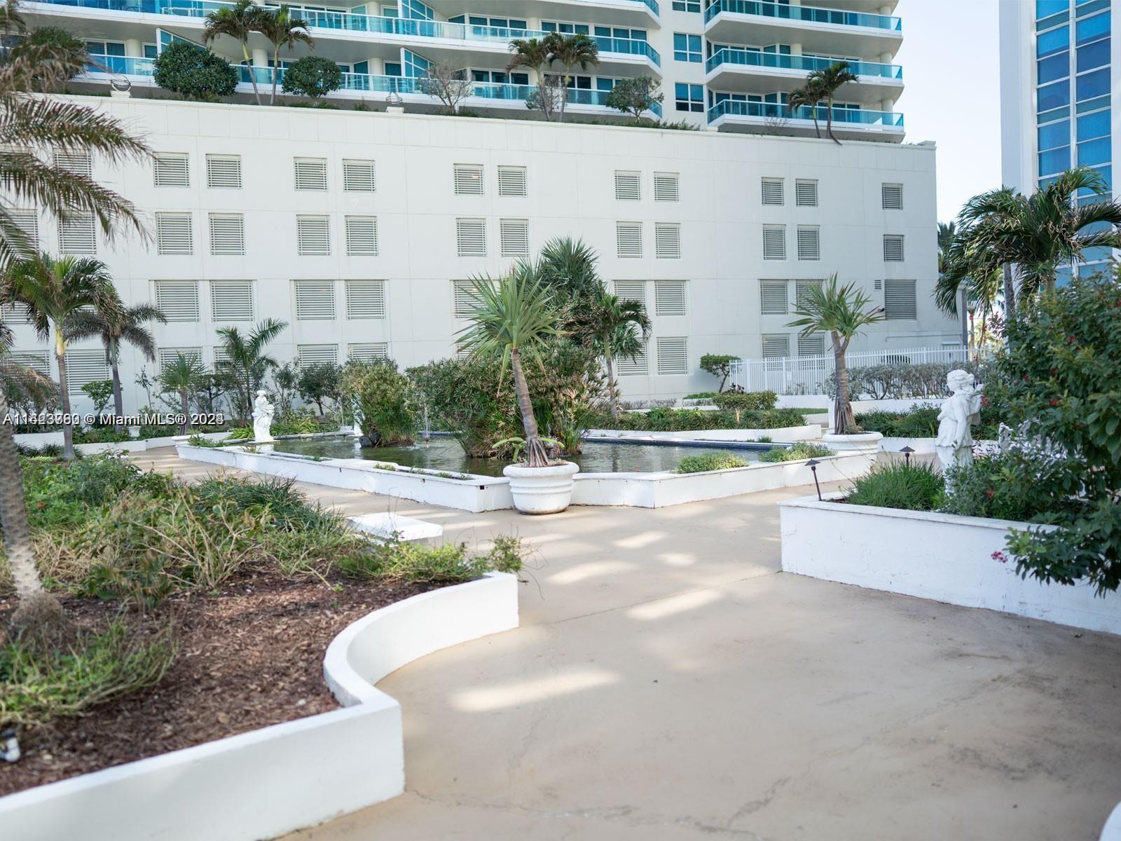 5055 Collins Ave # 8A