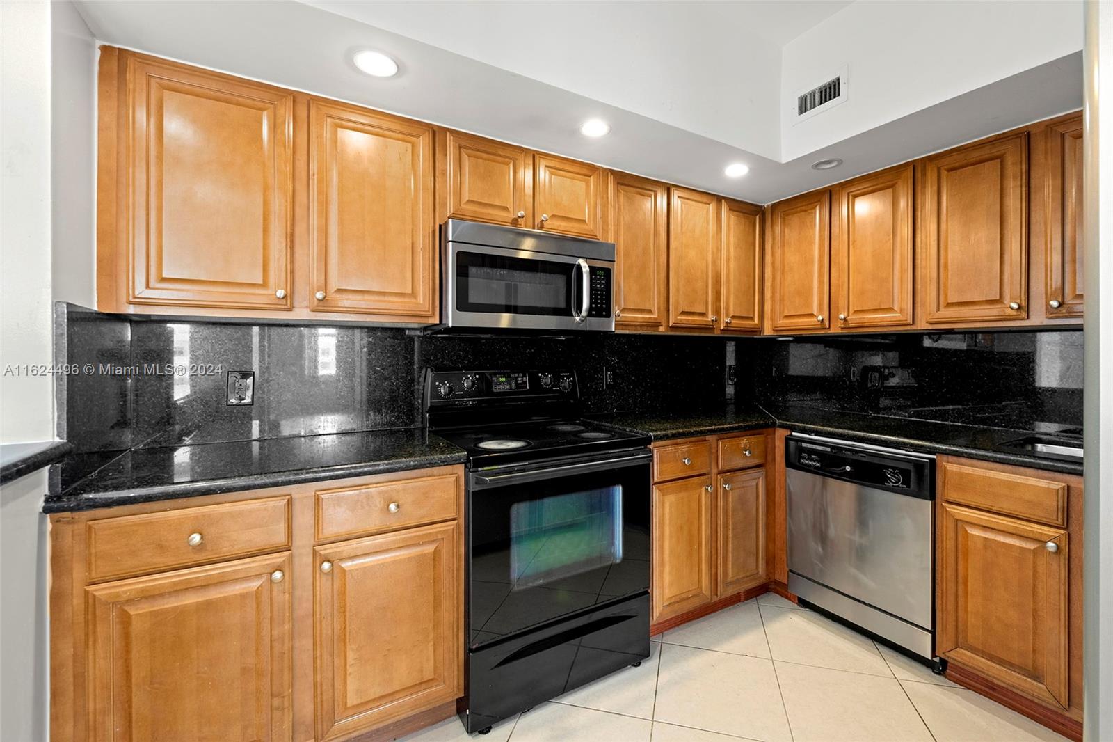 5600 Collins Ave # 17C
