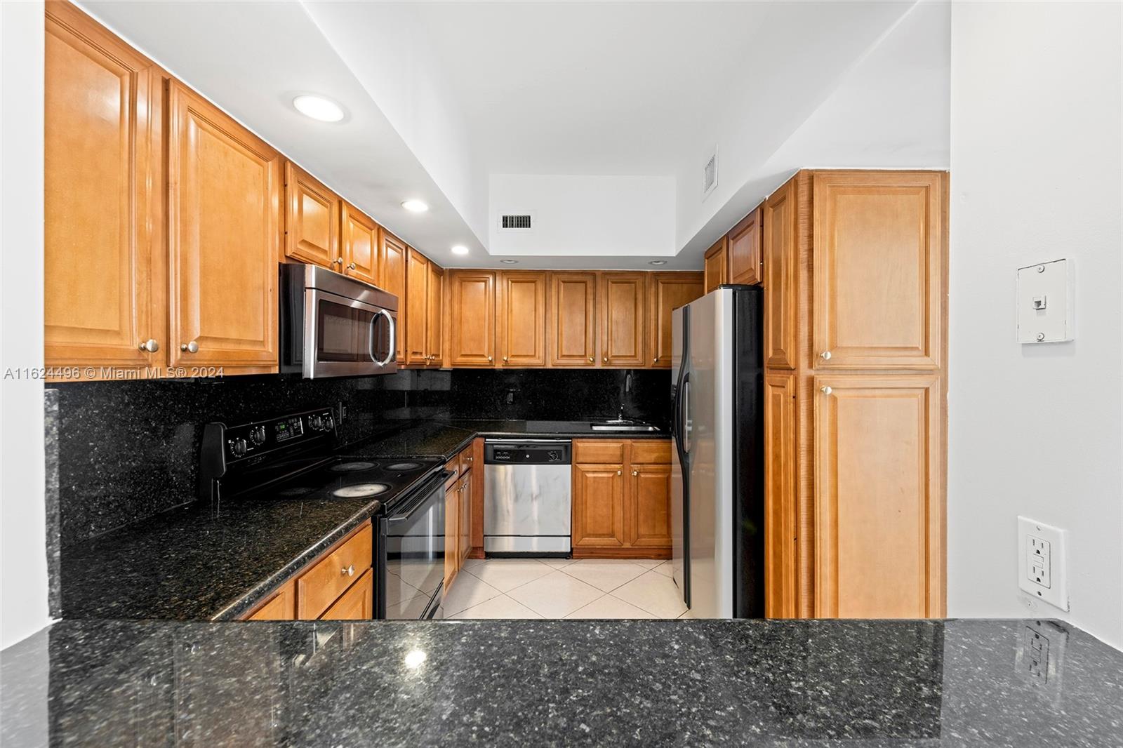 5600 Collins Ave # 17C