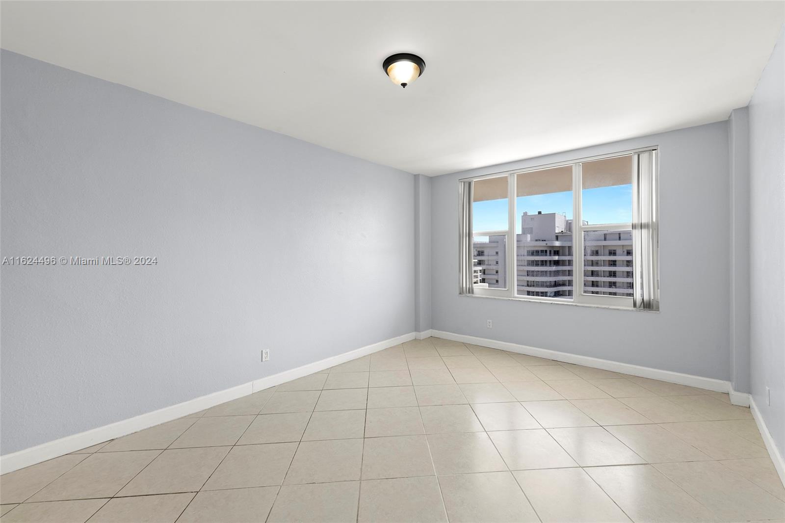 5600 Collins Ave # 17C