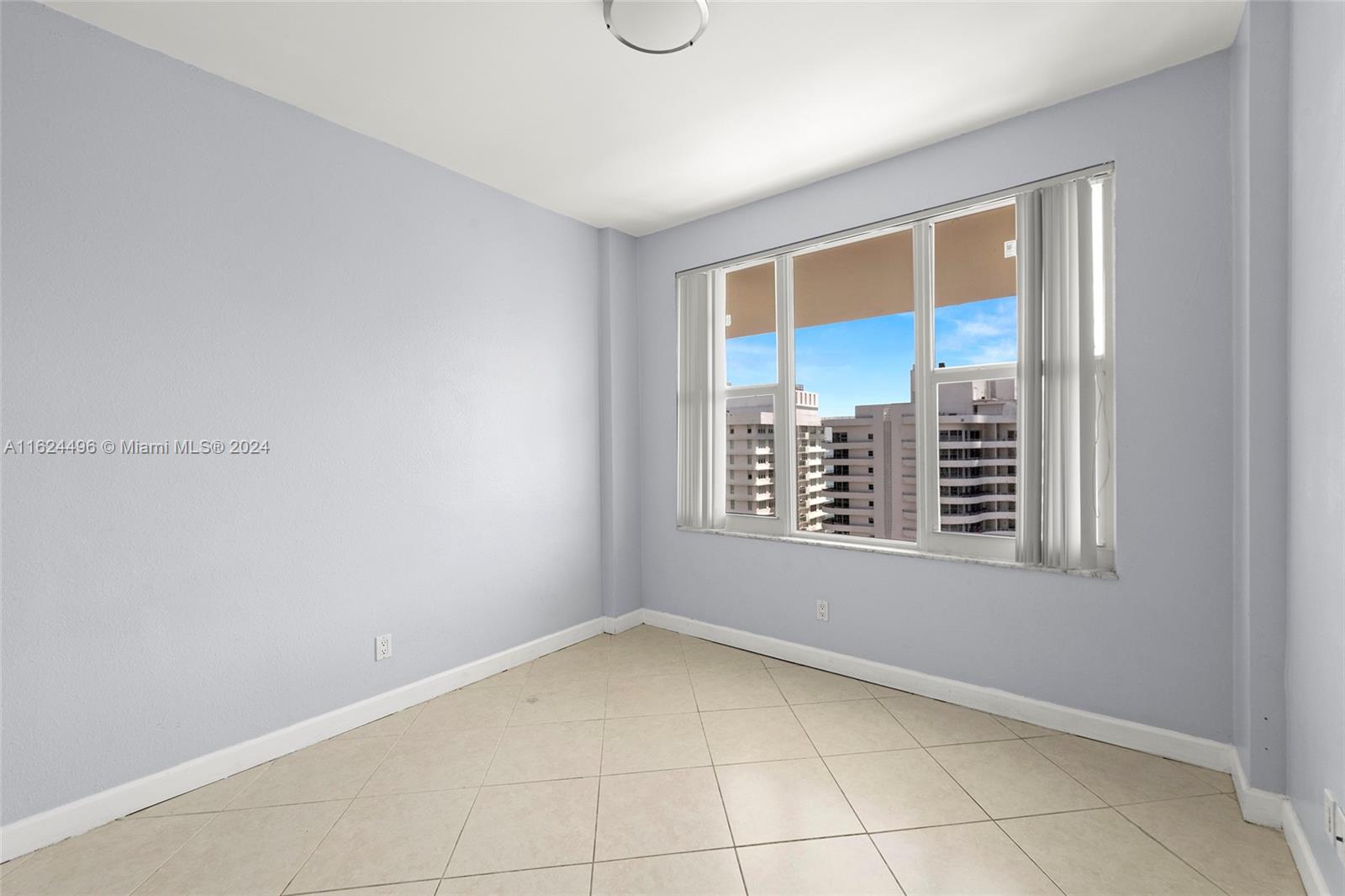 5600 Collins Ave # 17C