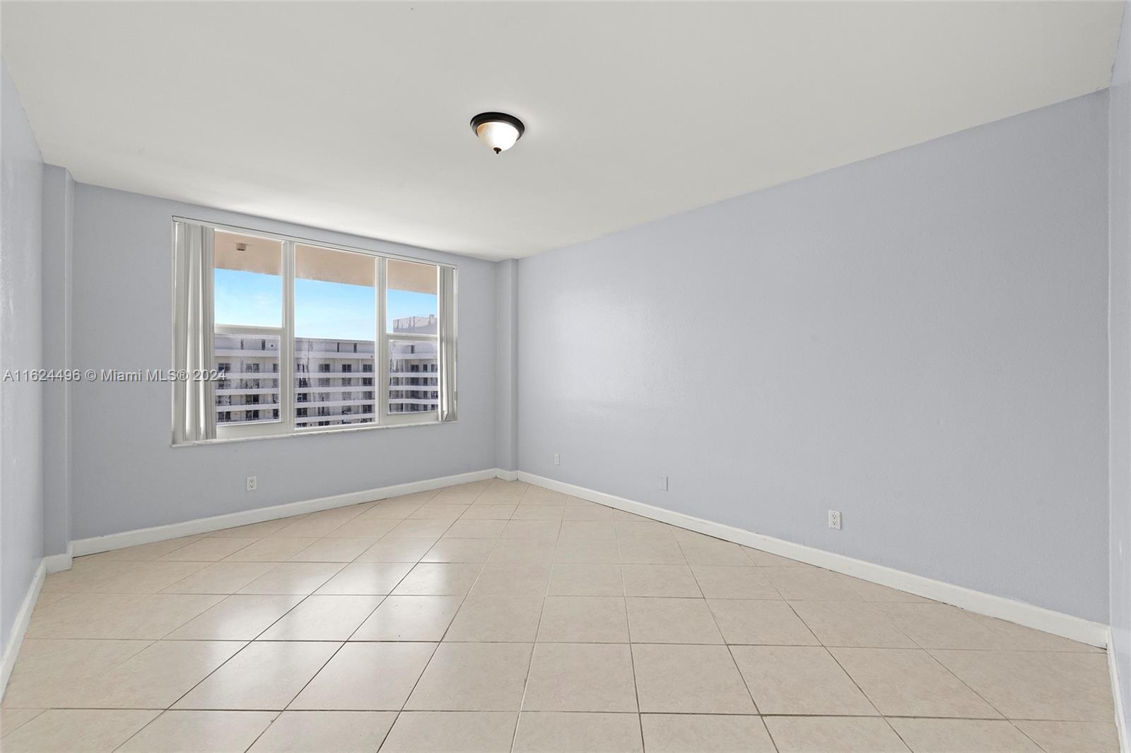 5600 Collins Ave # 17C