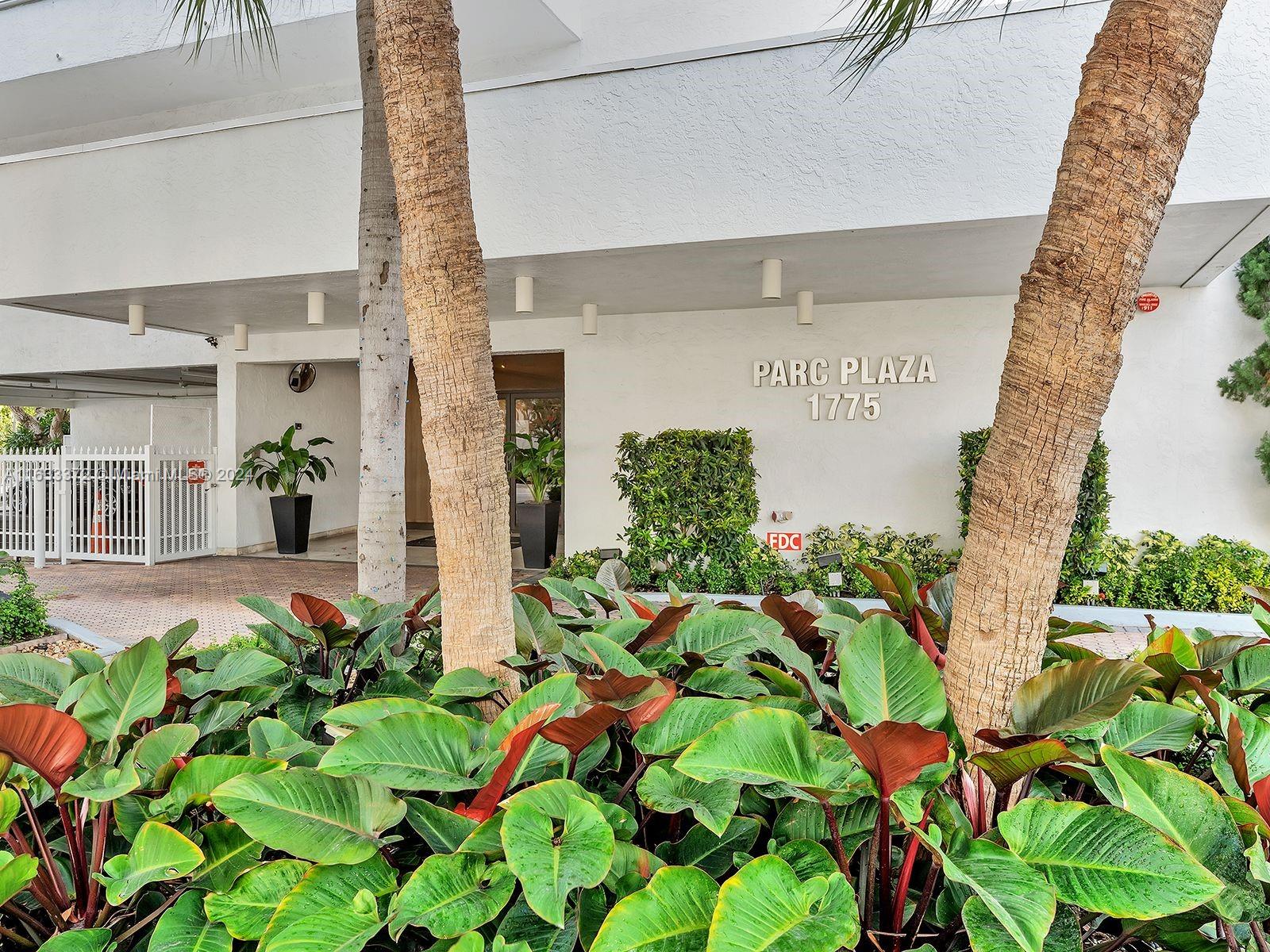 1775 Washington Ave # 9B