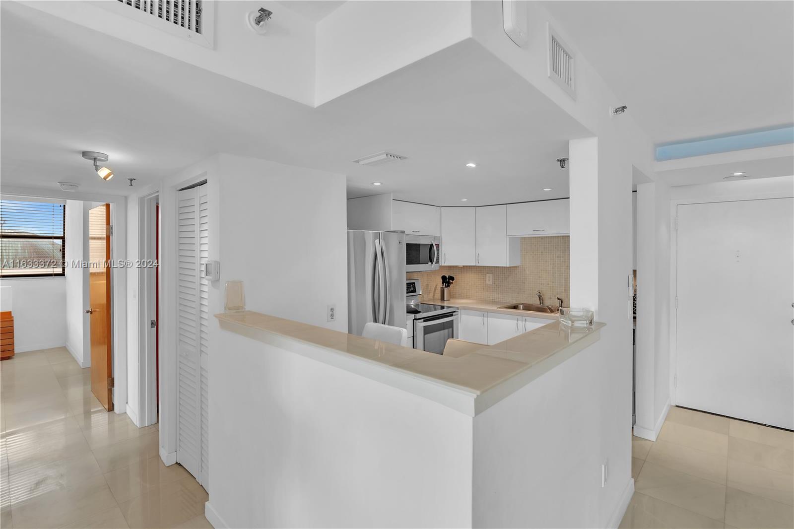 1775 Washington Ave # 9B