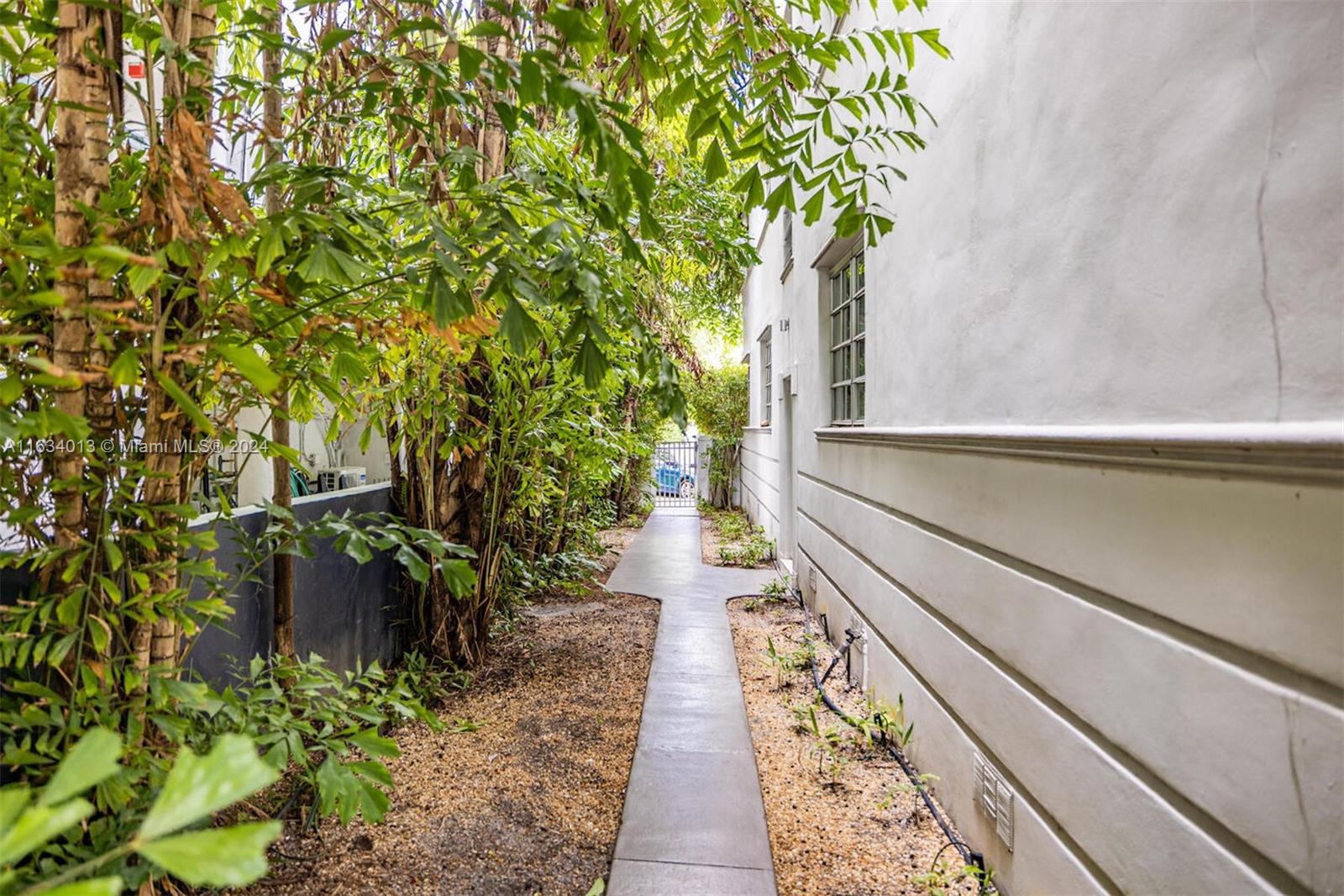 305 Jefferson Ave # 3