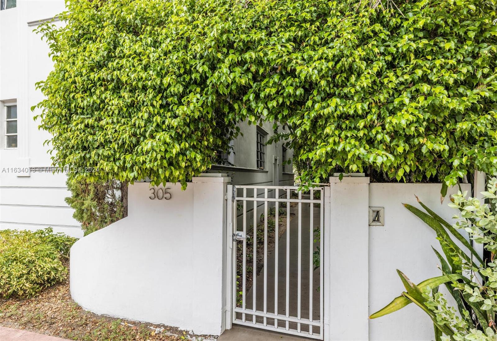 305 Jefferson Ave # 3