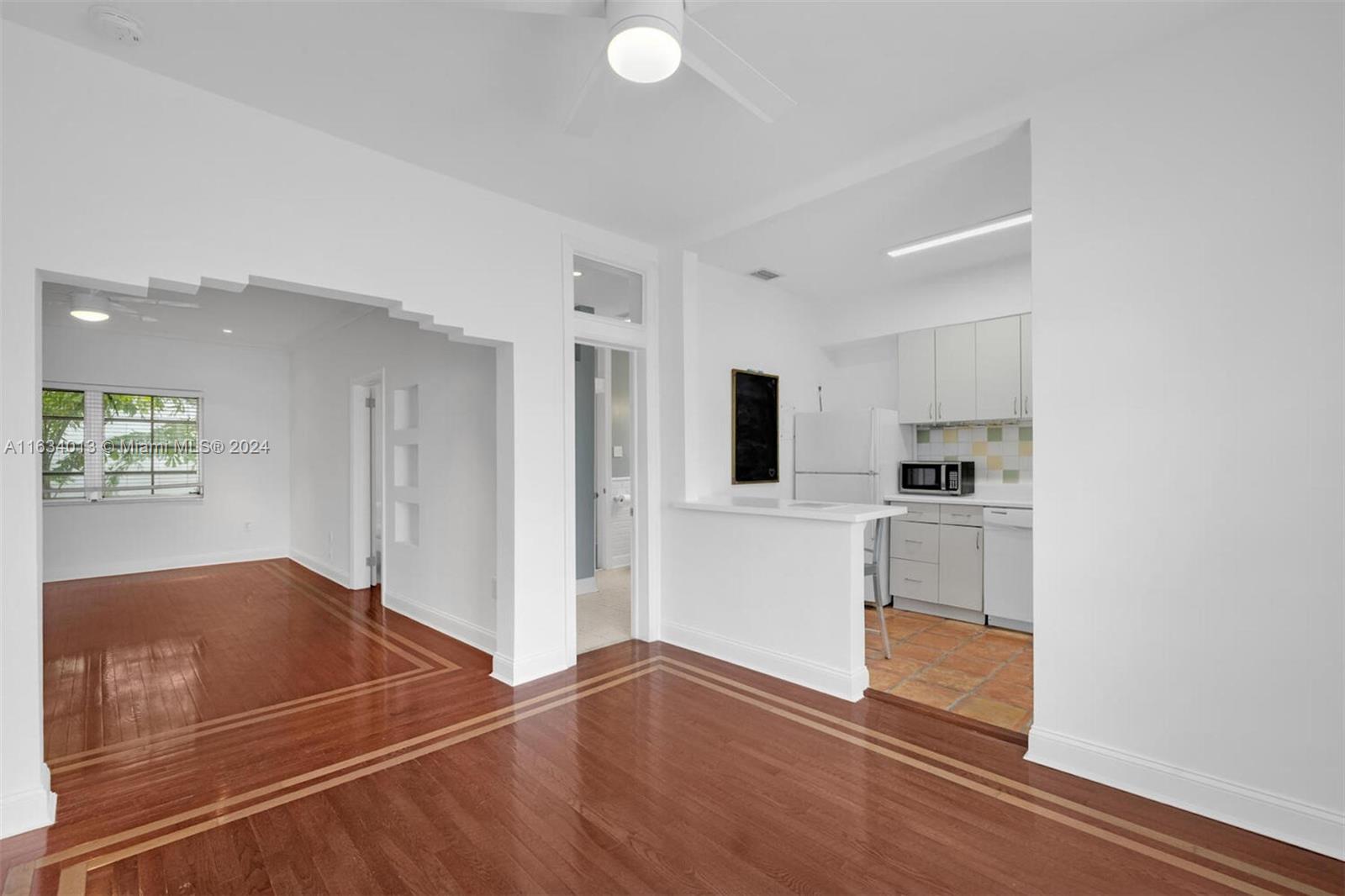 305 Jefferson Ave # 3