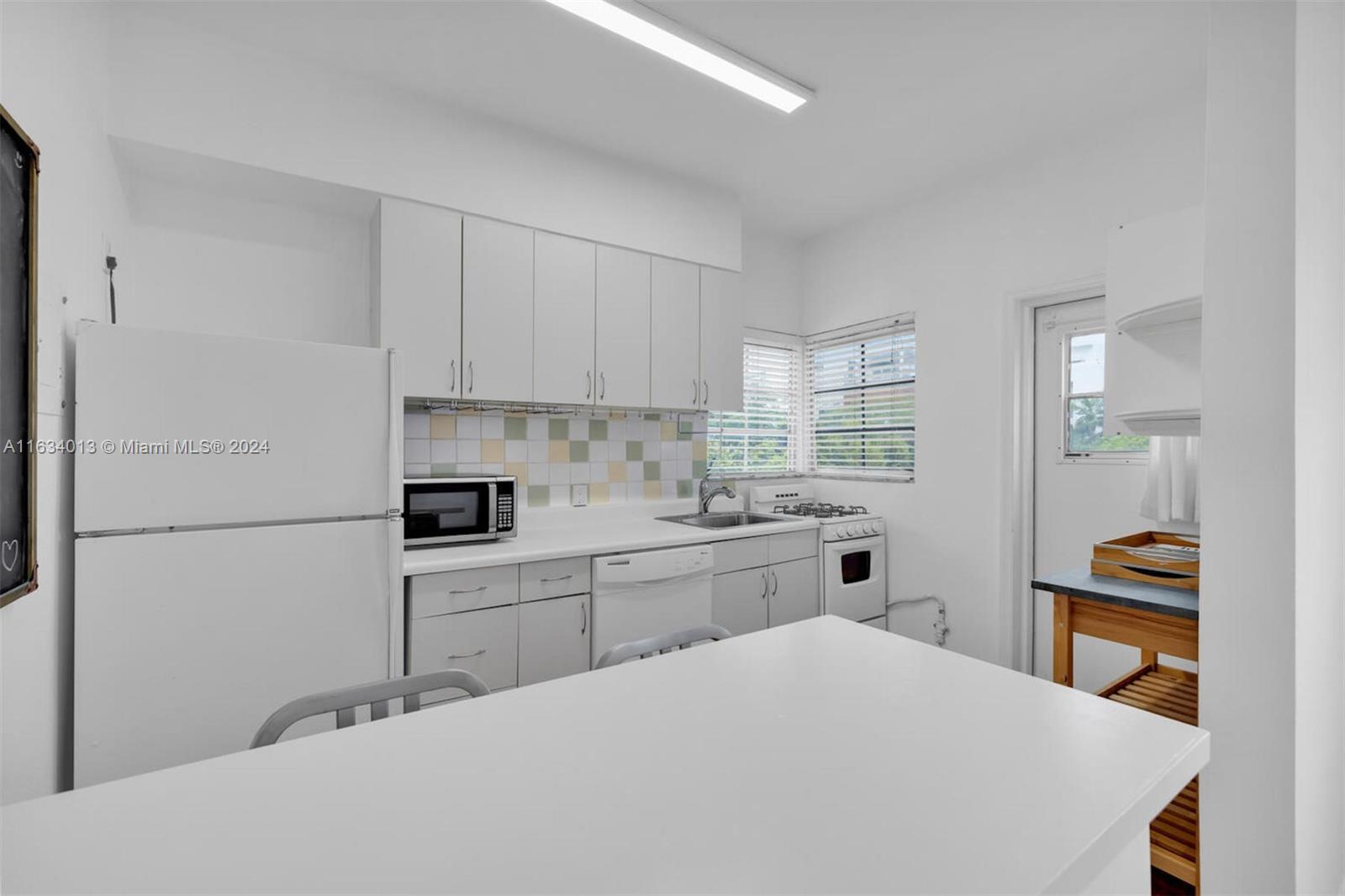 305 Jefferson Ave # 3