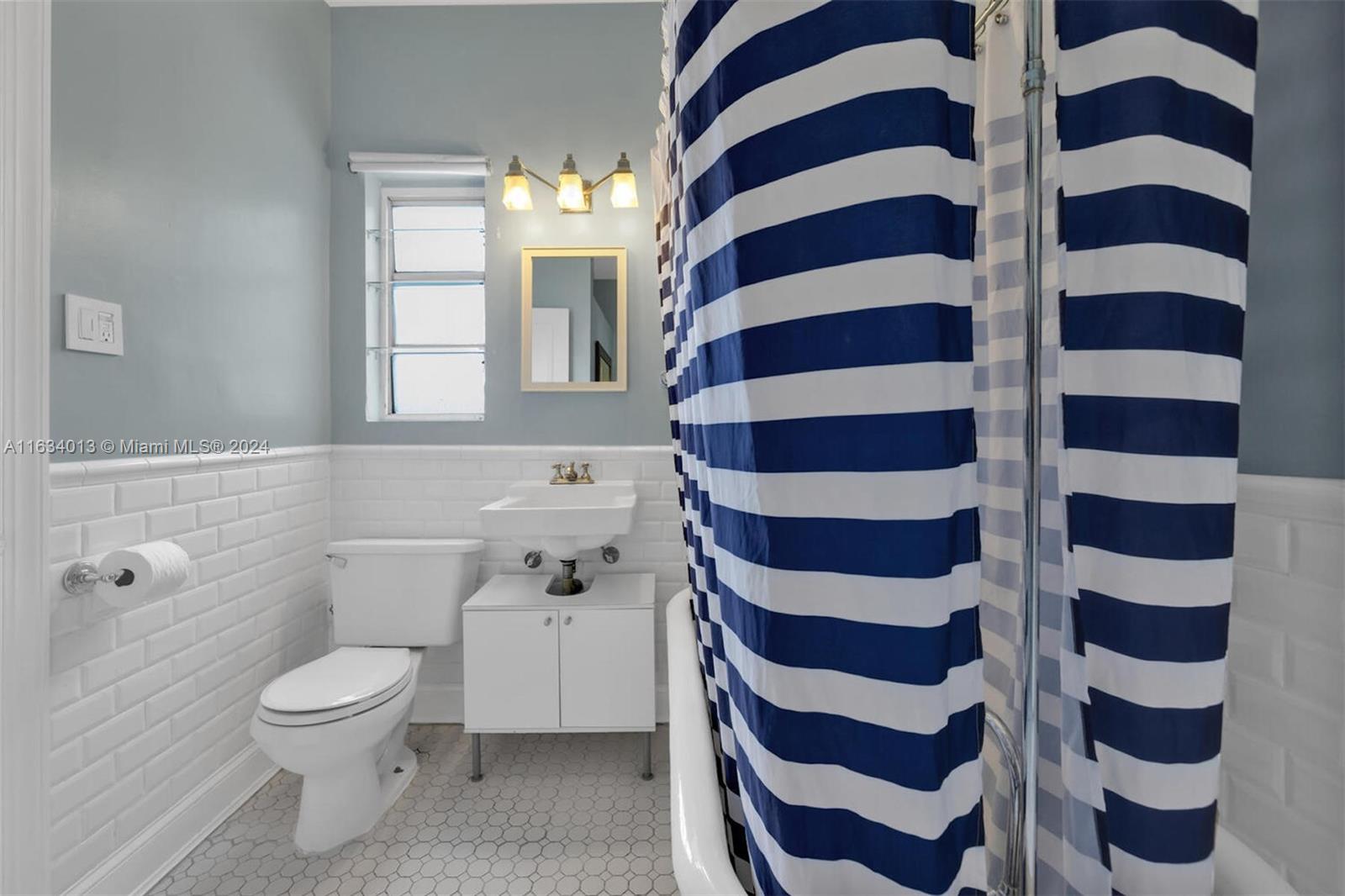 305 Jefferson Ave # 3