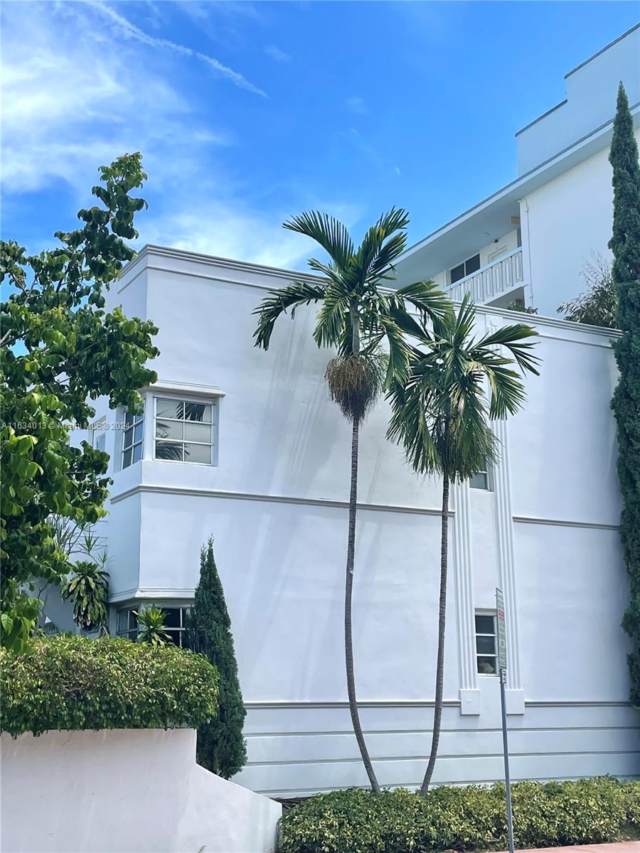 305 Jefferson Ave # 3
