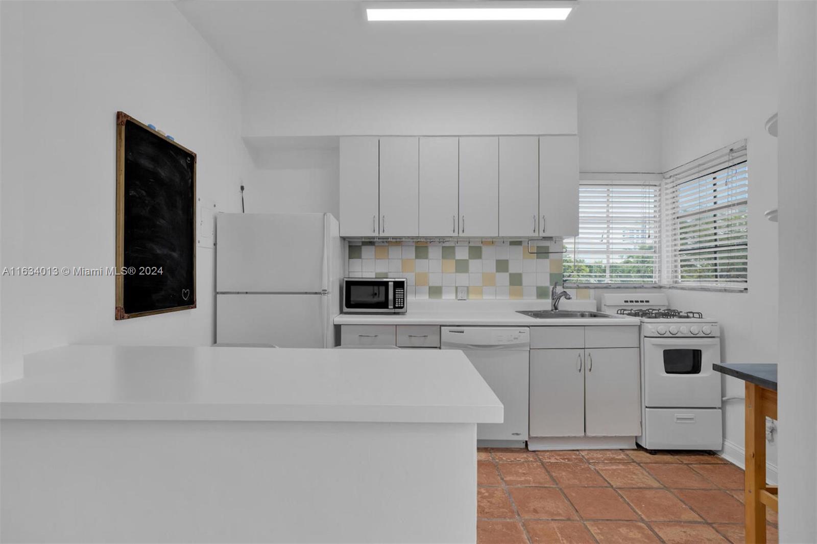 305 Jefferson Ave # 3