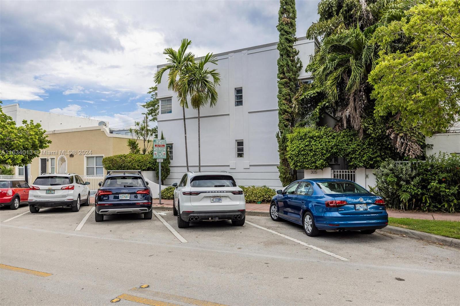305 Jefferson Ave # 3