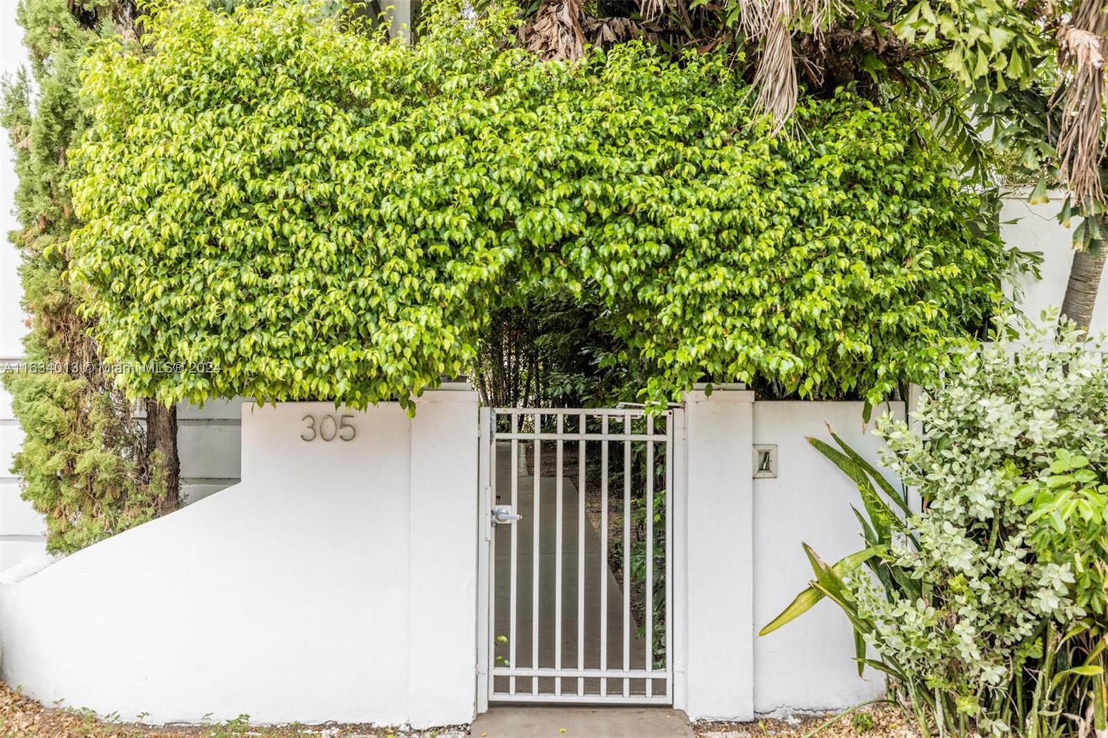 305 Jefferson Ave # 3