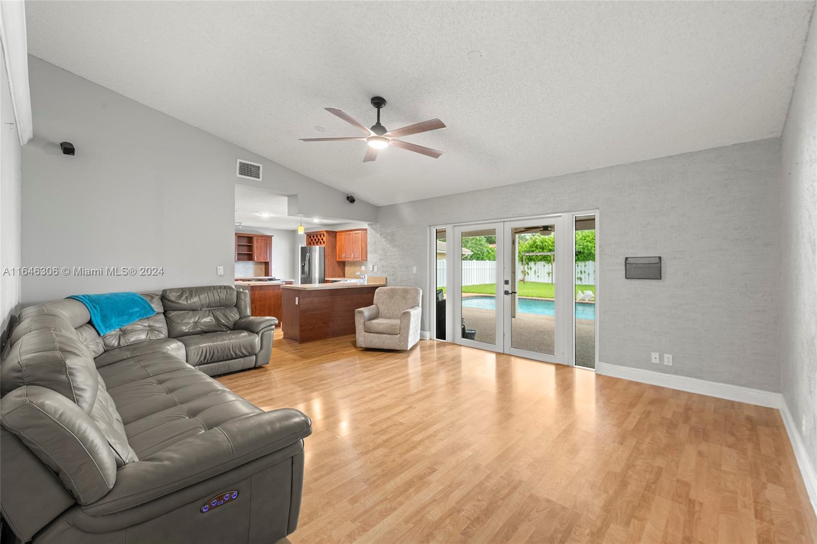 320 NW 107th Ave