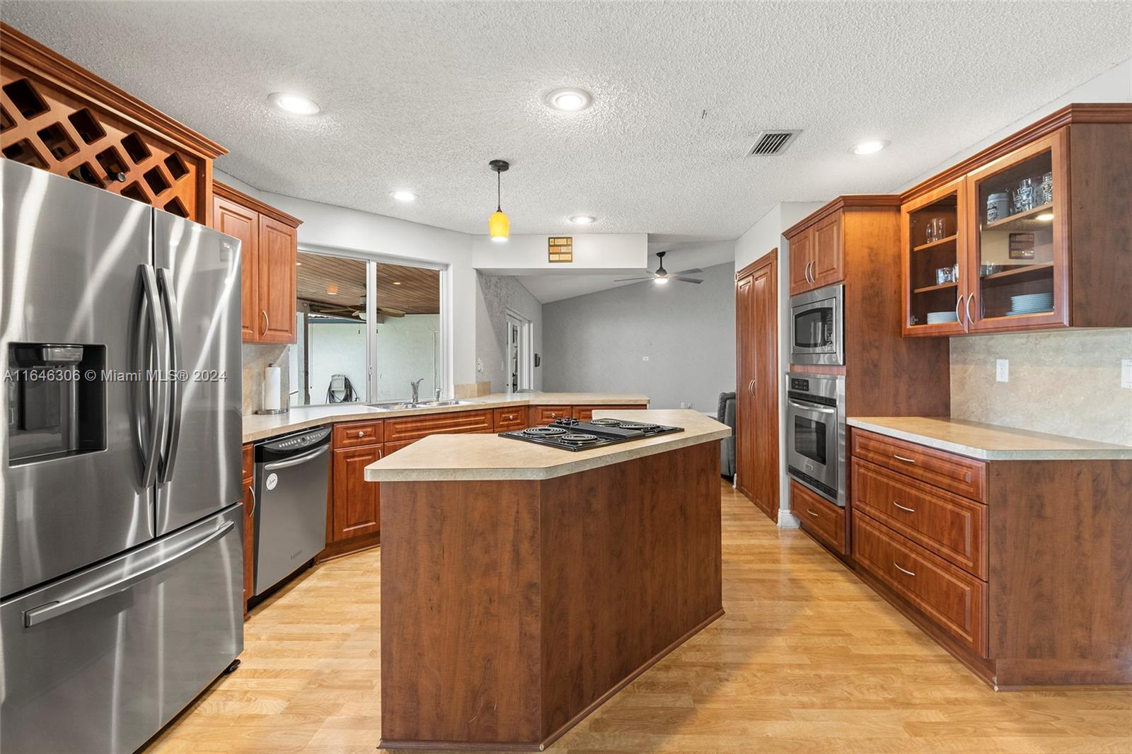320 NW 107th Ave