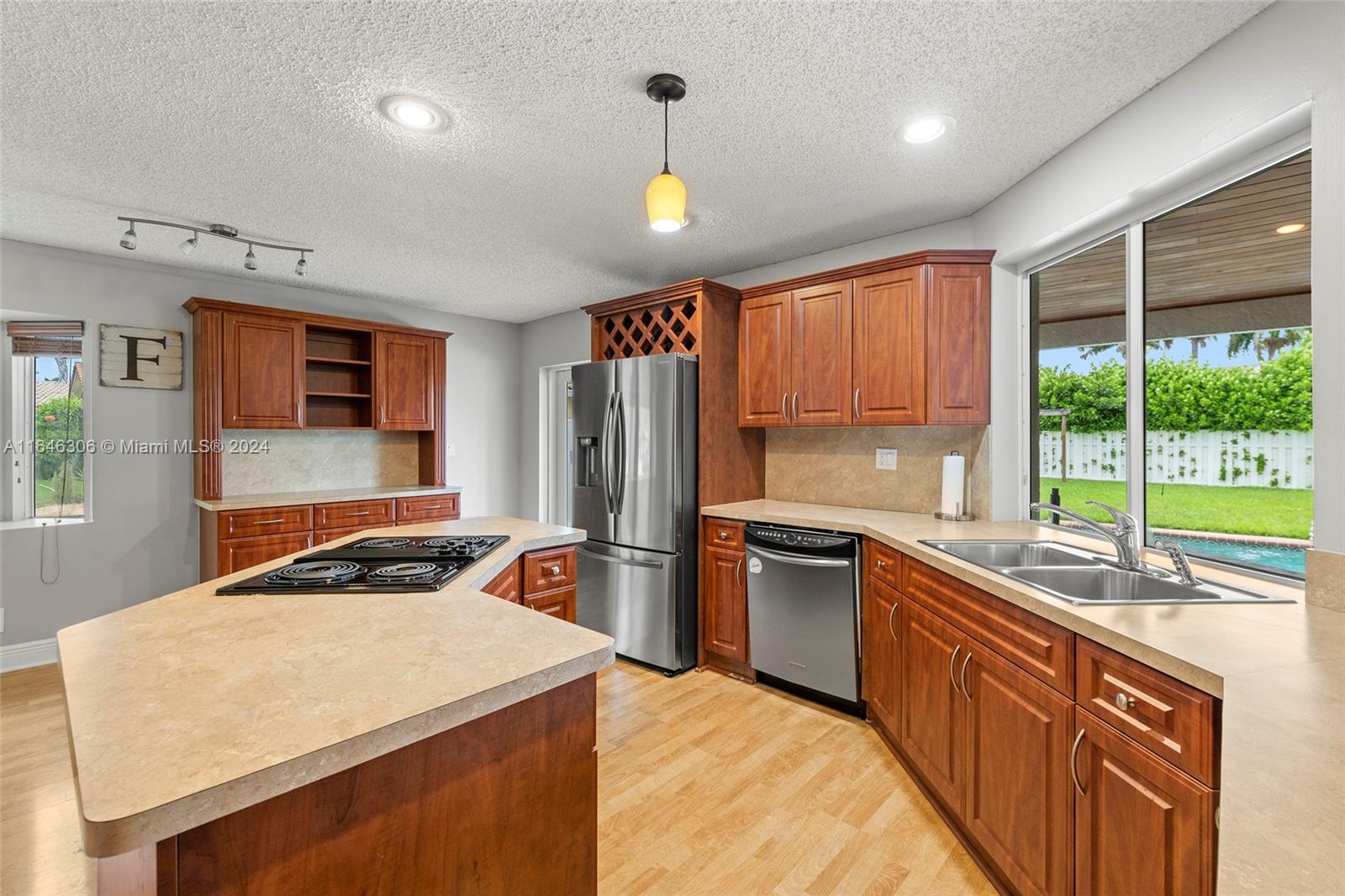 320 NW 107th Ave