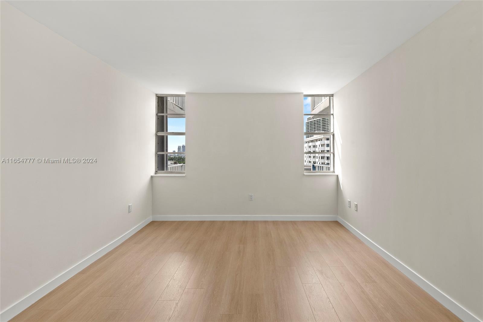 1331 Lincoln Rd # 1202