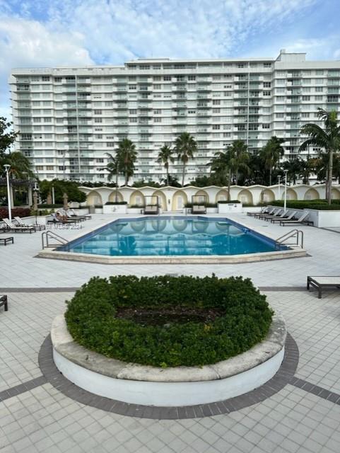 5600 Collins Ave # 16K