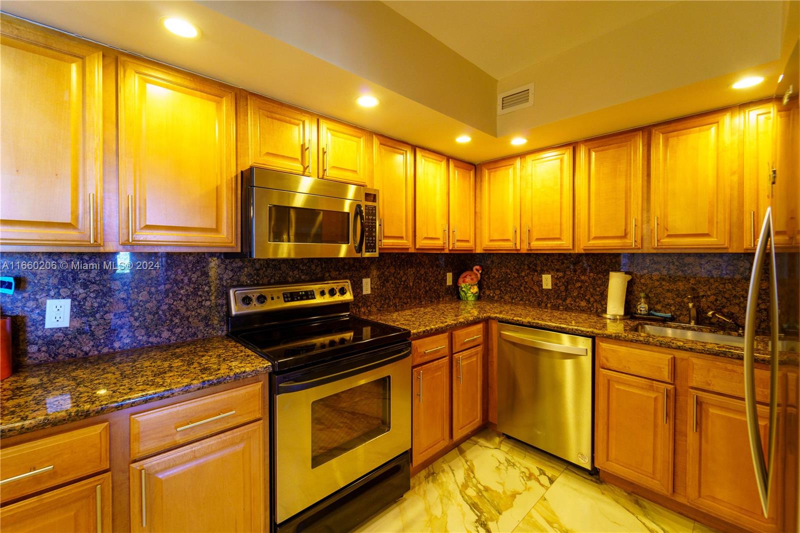 5600 Collins Ave # 16K