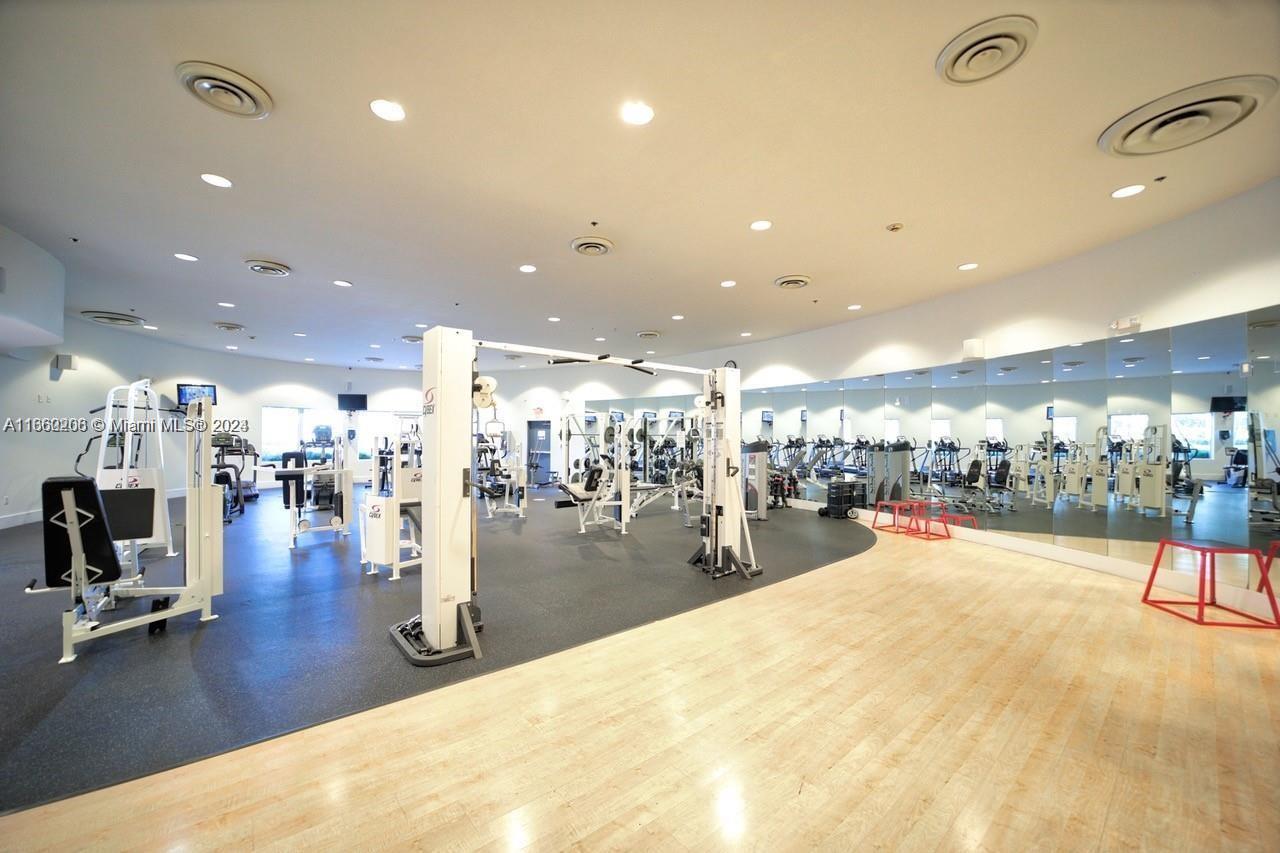 5600 Collins Ave # 16K