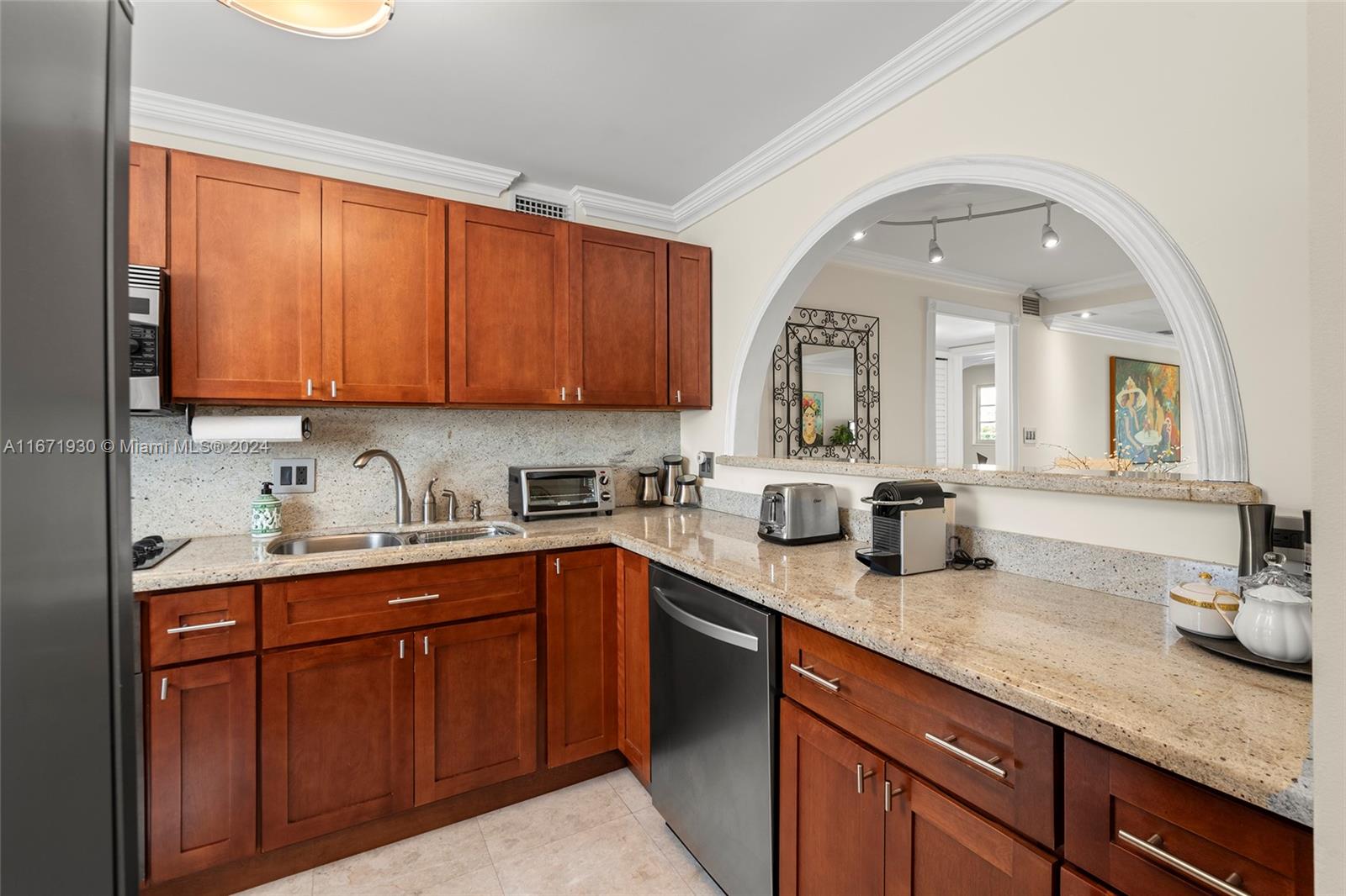 1840 Jefferson Ave # 201
