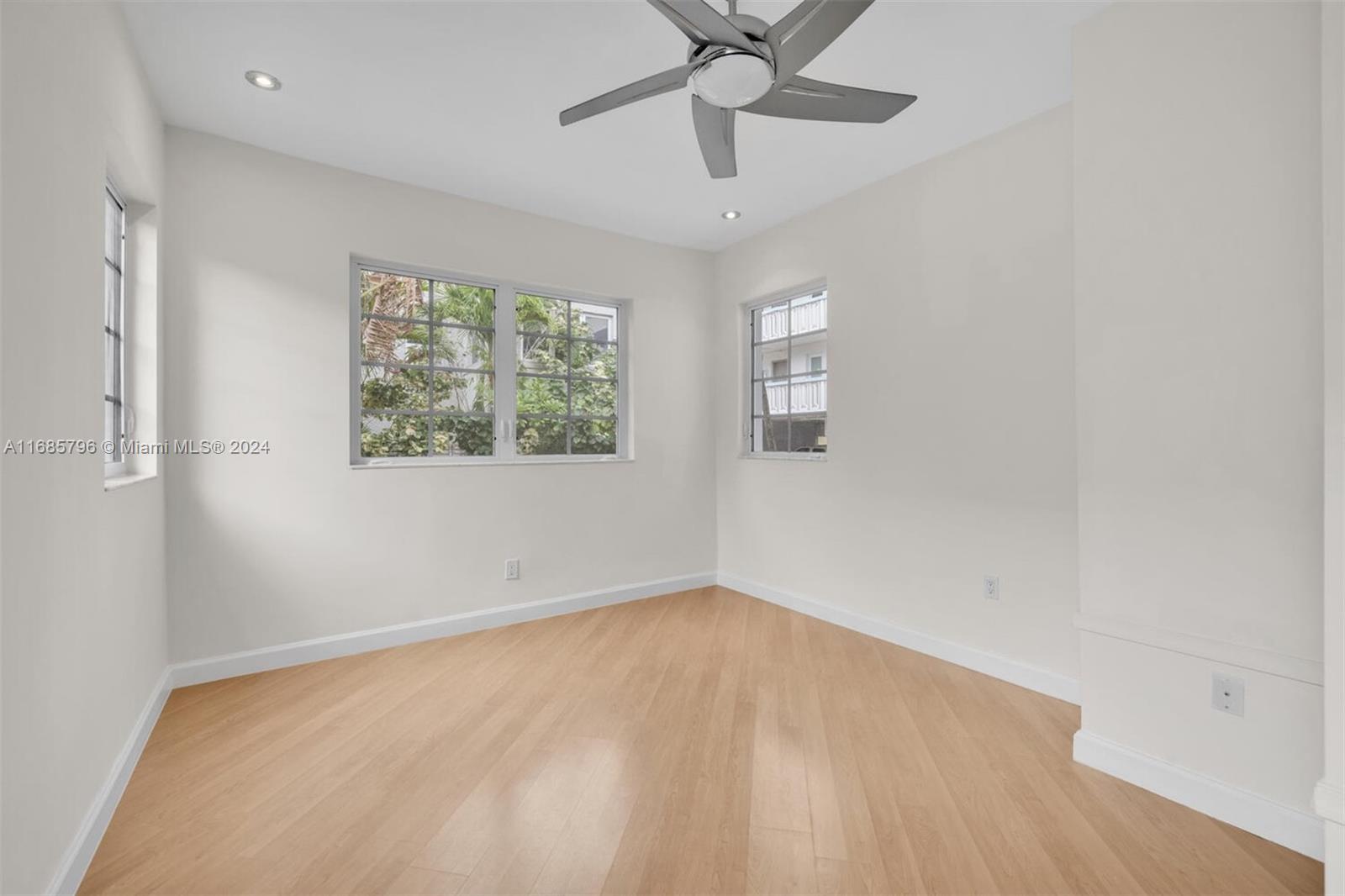 305 Jefferson Ave # 2