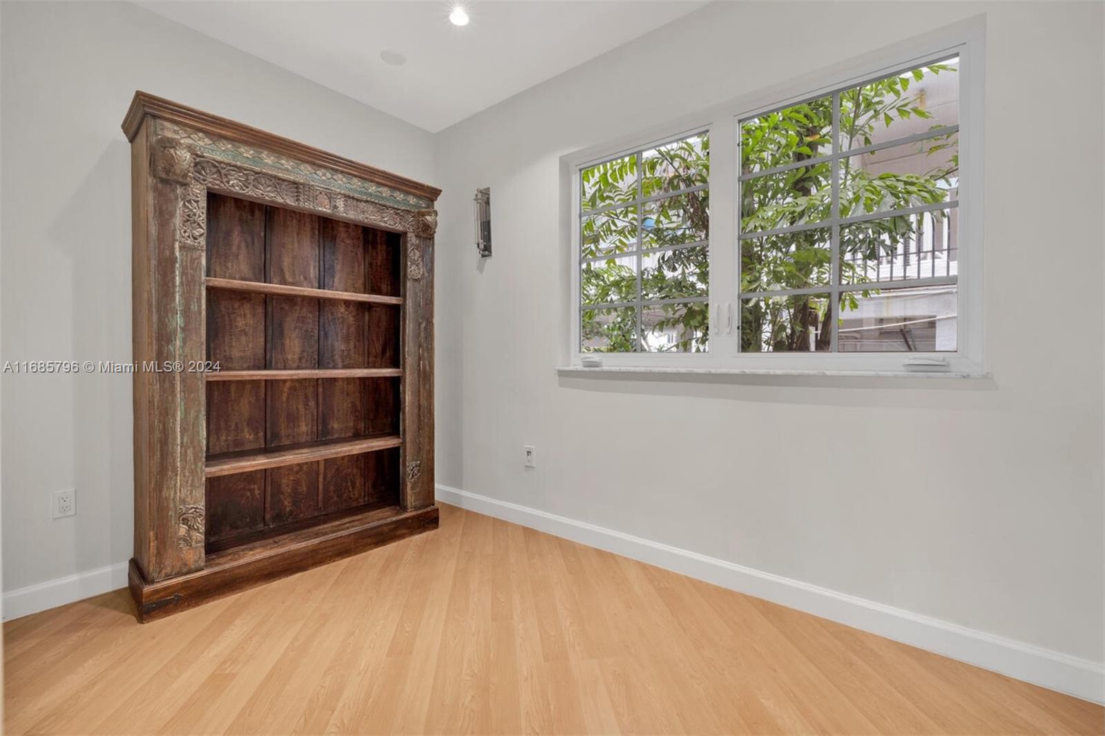 305 Jefferson Ave # 2