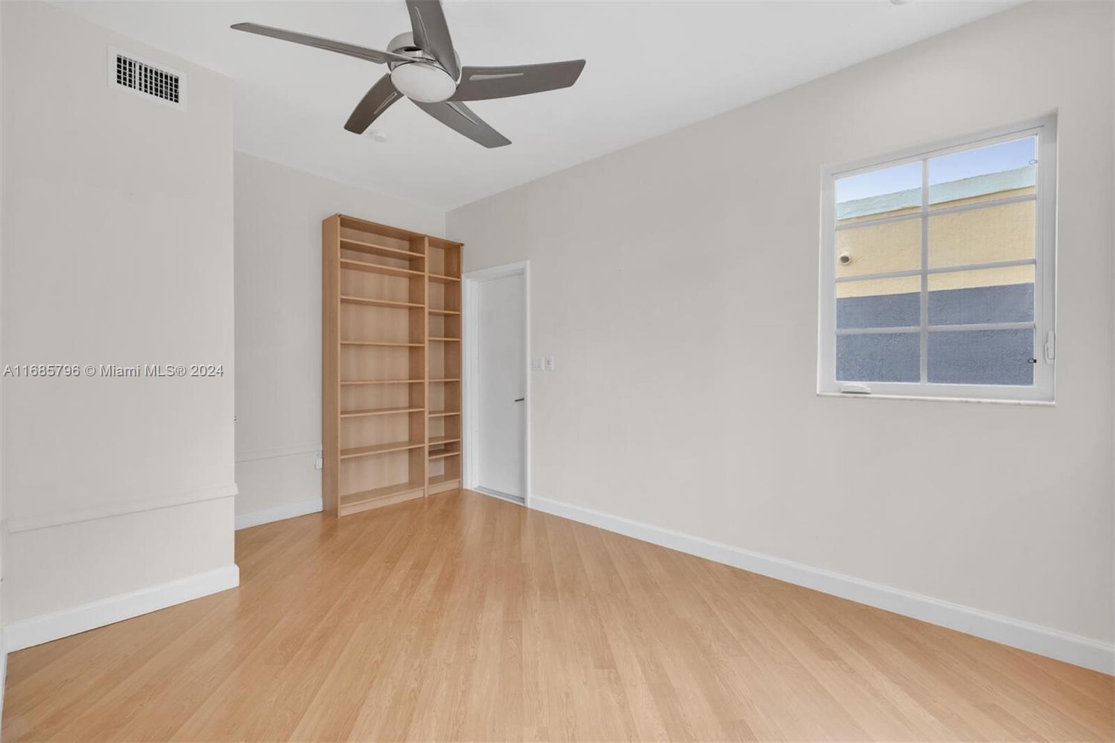 305 Jefferson Ave # 2