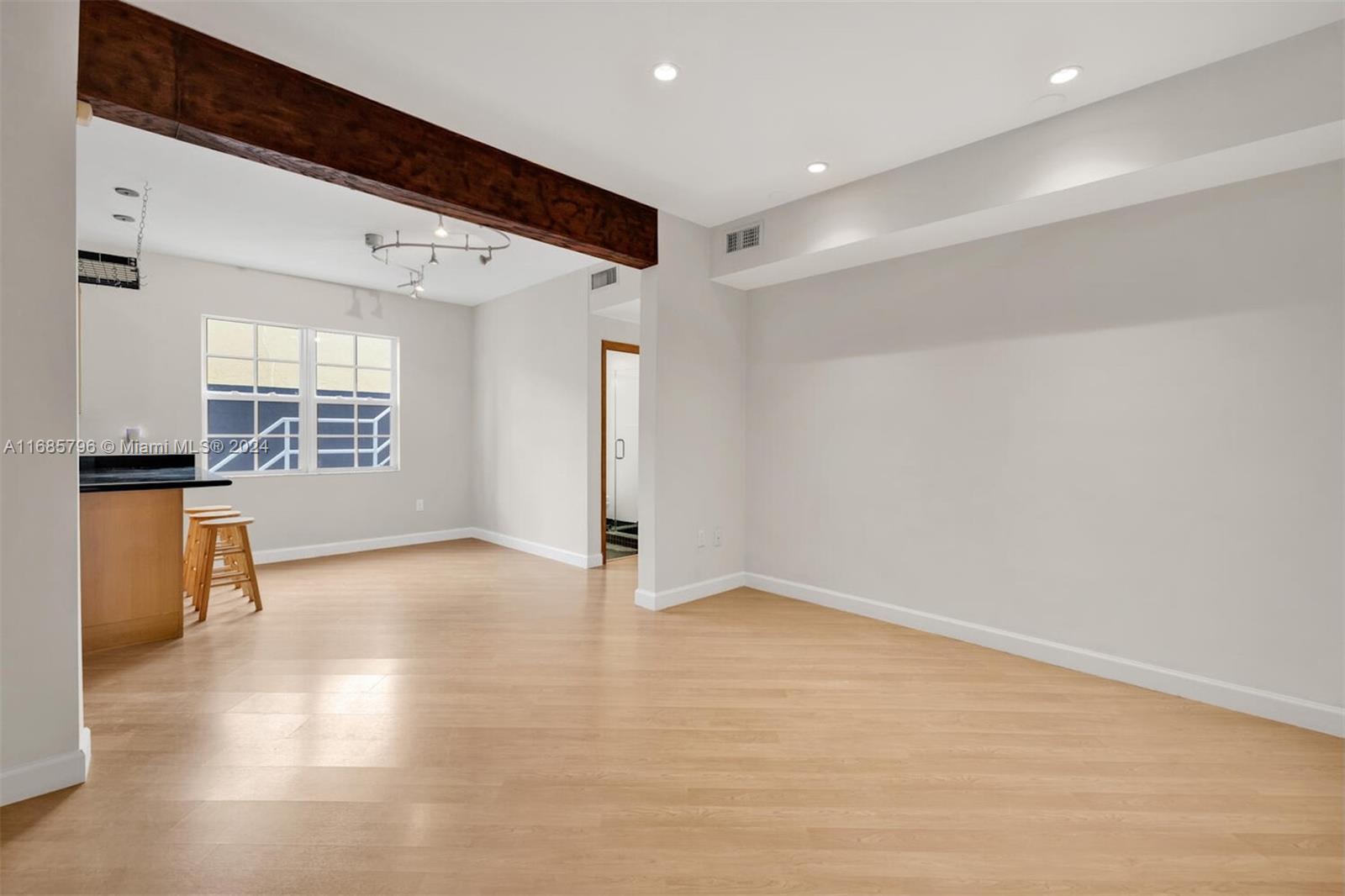 305 Jefferson Ave # 2