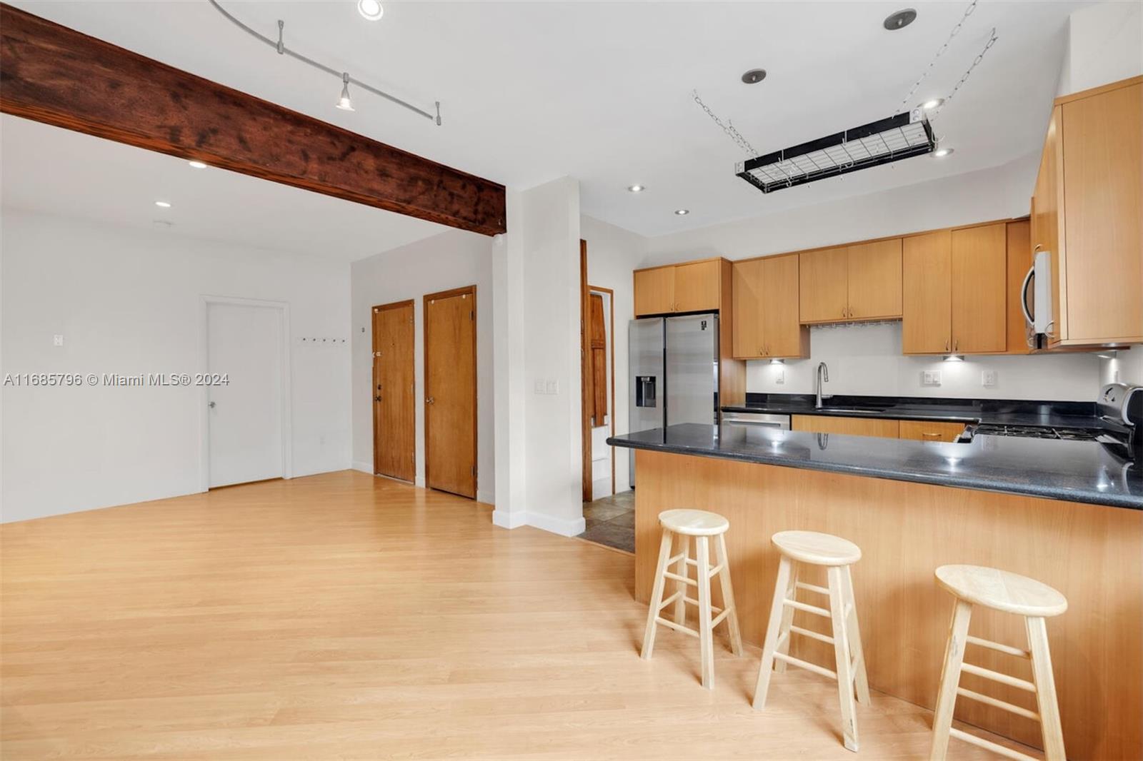 305 Jefferson Ave # 2