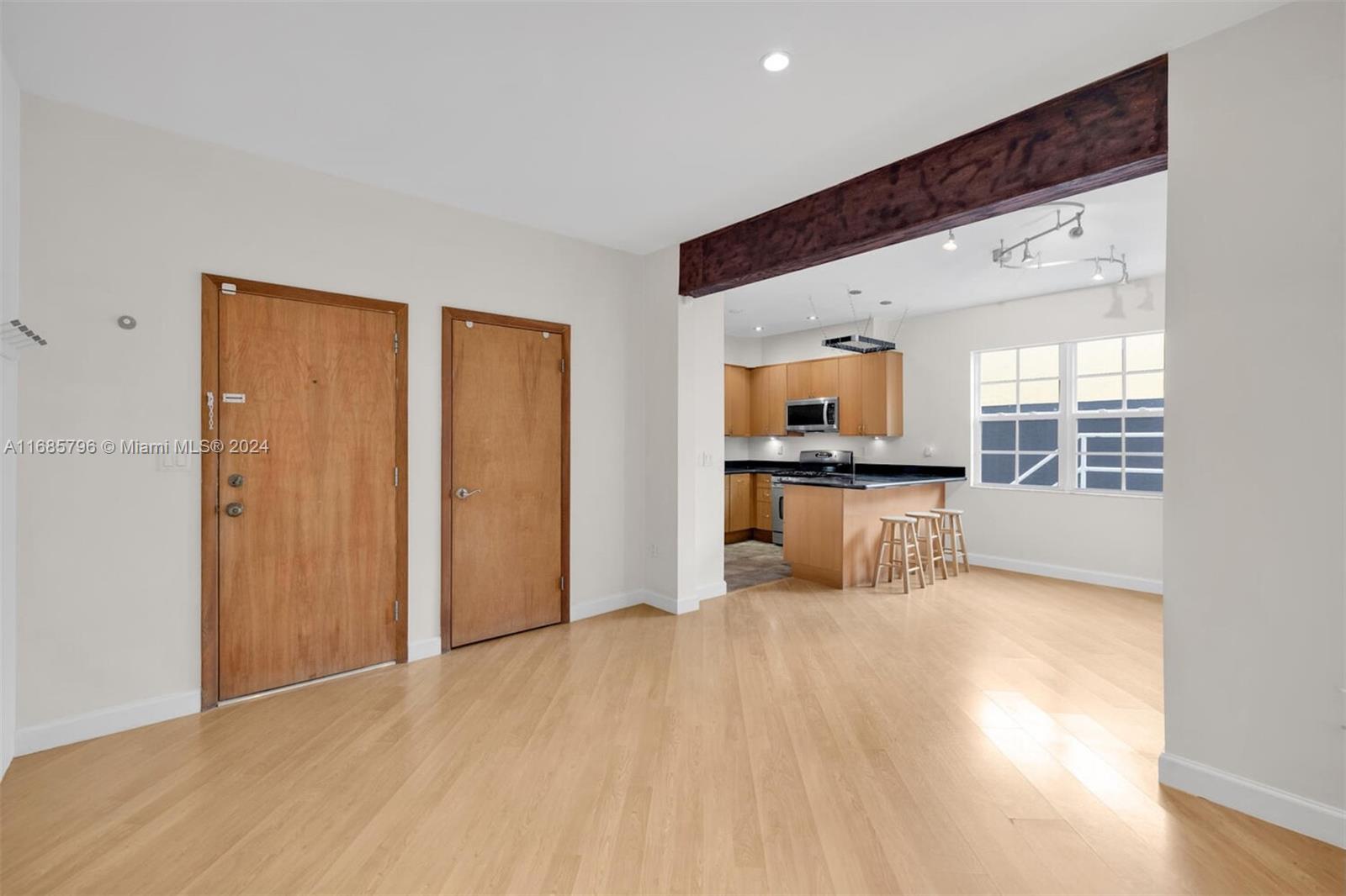 305 Jefferson Ave # 2