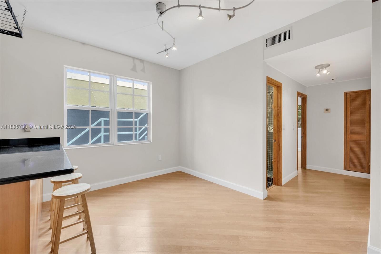 305 Jefferson Ave # 2