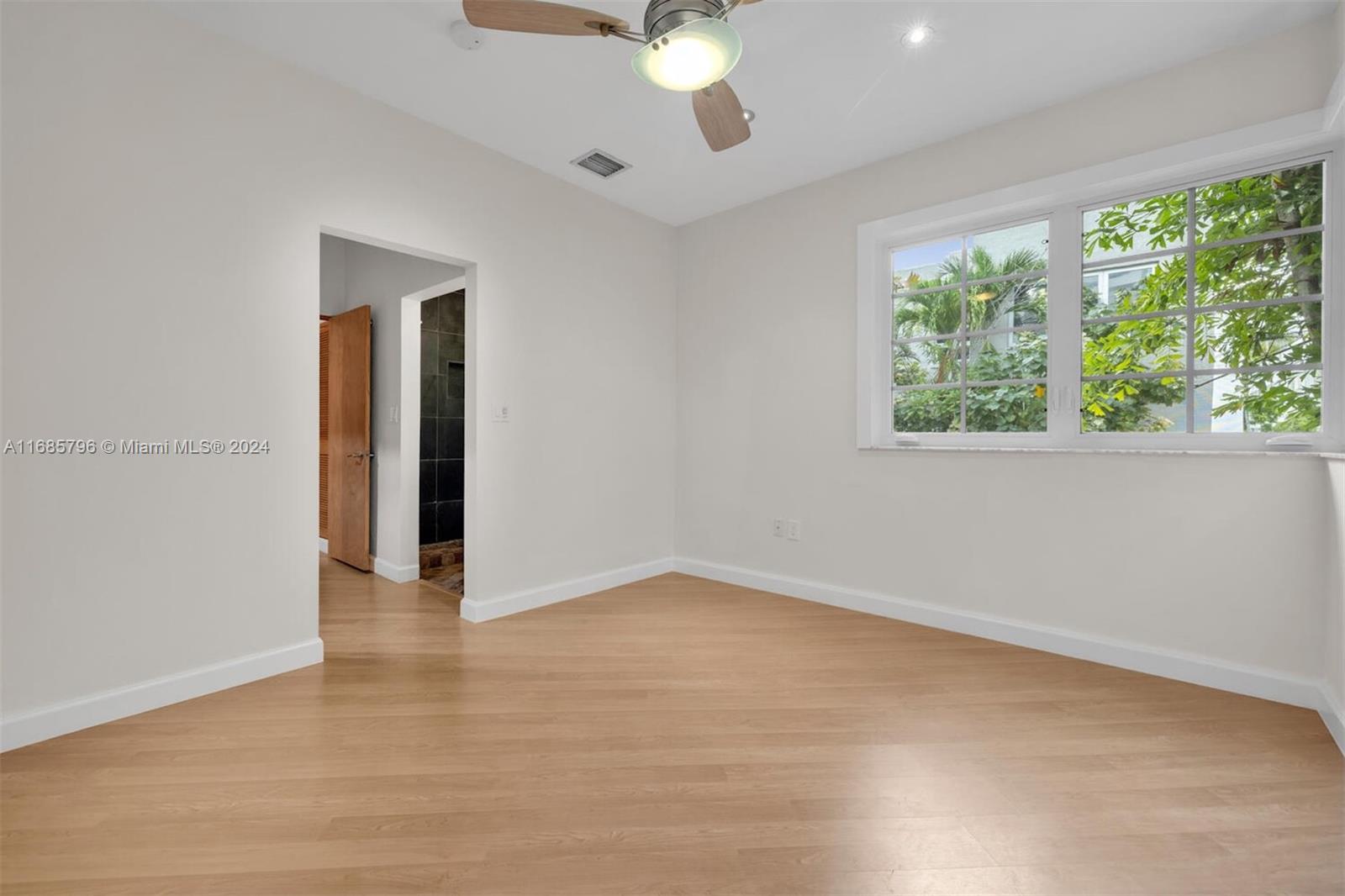 305 Jefferson Ave # 2