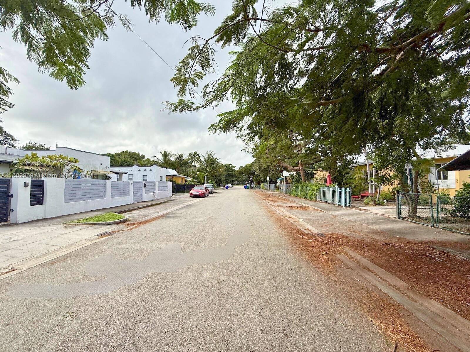 127 NW 47th St