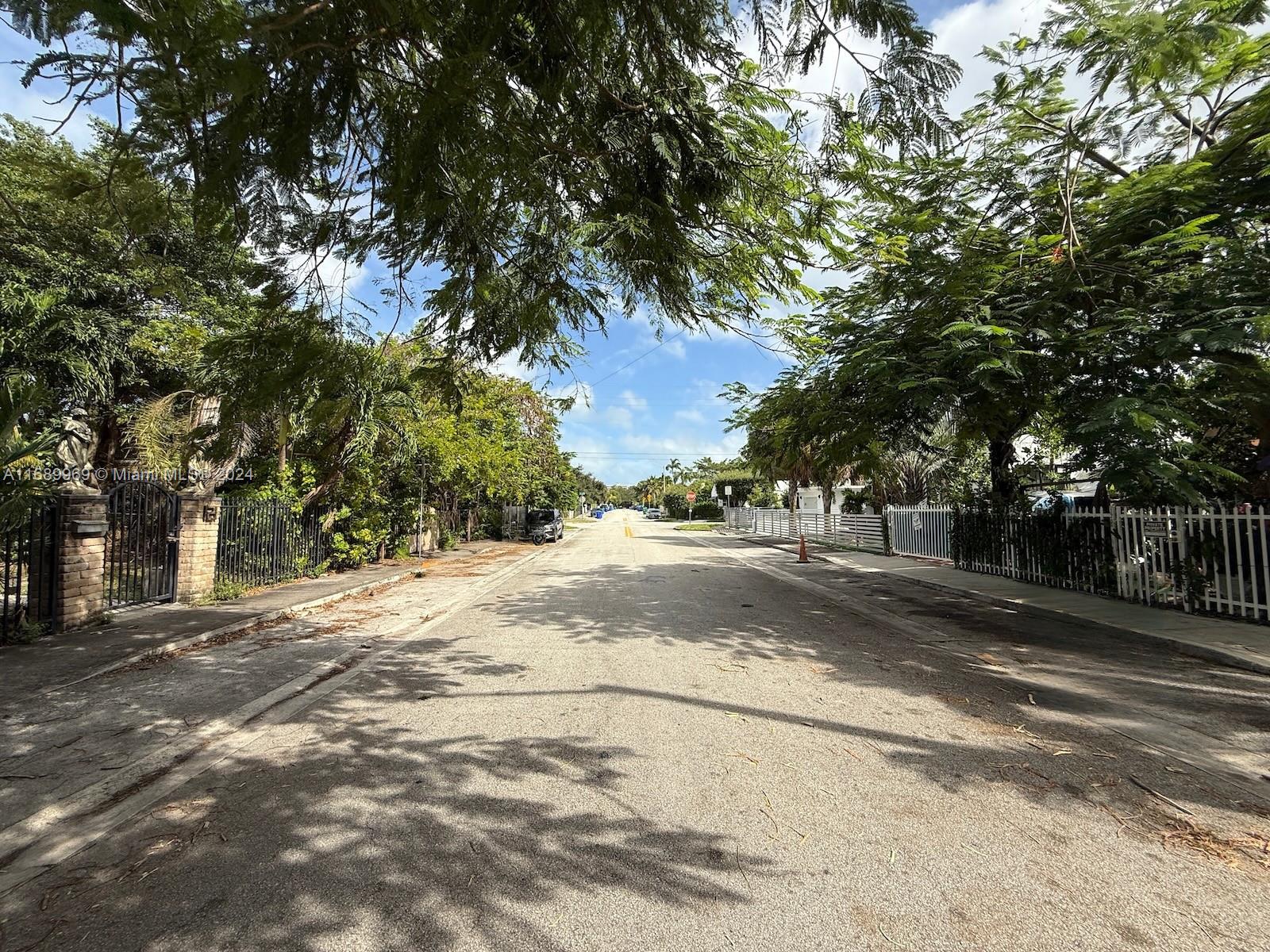 127 NW 47th St