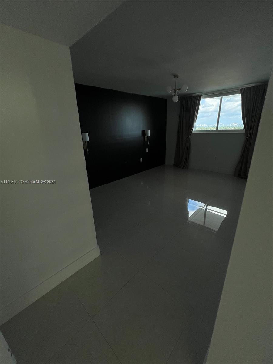 1688 West Ave # 09 Unit: PH-09