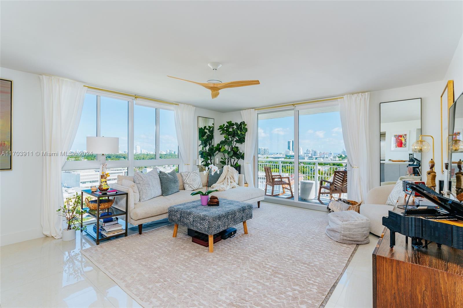 1688 West Ave # 09 Unit: PH-09