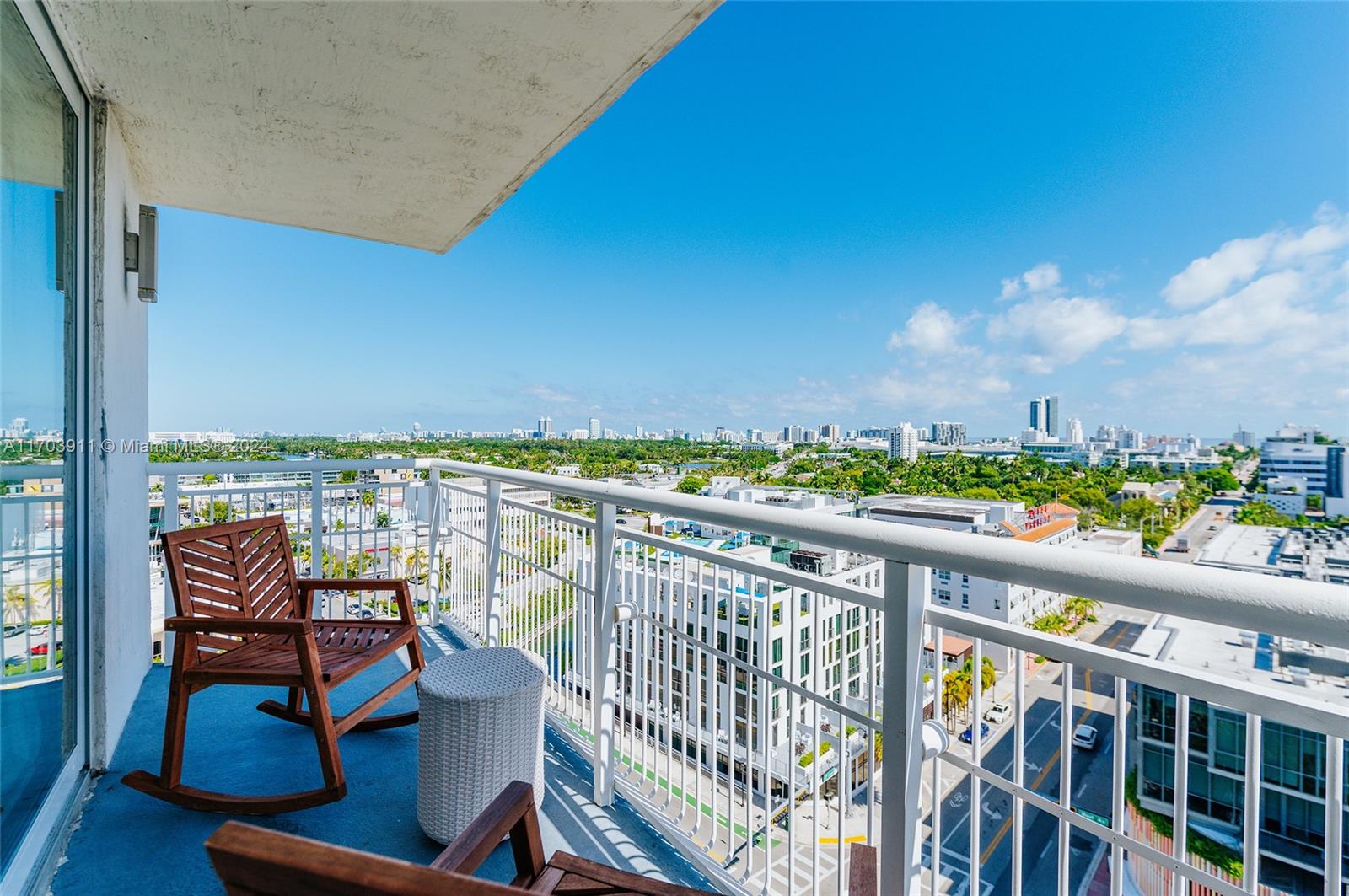 1688 West Ave # 09 Unit: PH-09