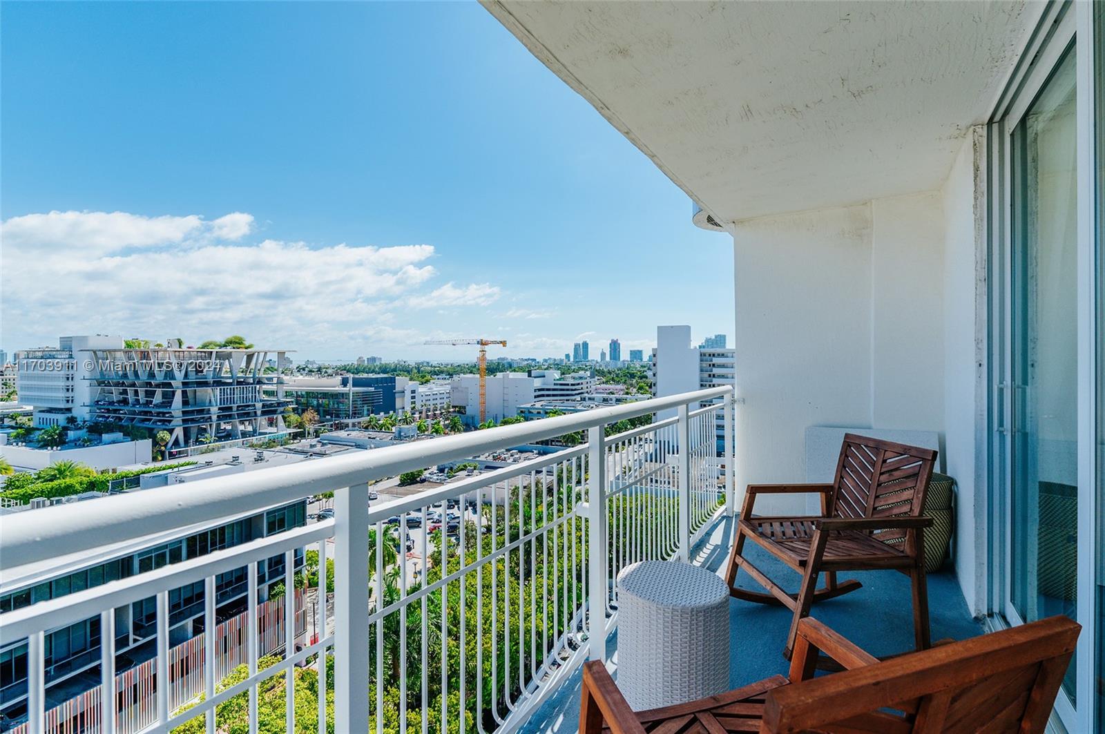 1688 West Ave # 09 Unit: PH-09