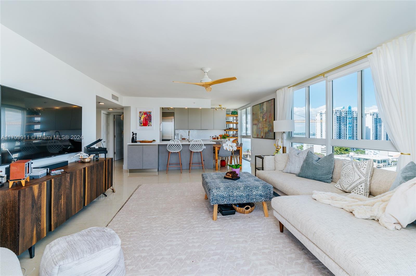 1688 West Ave # 09 Unit: PH-09